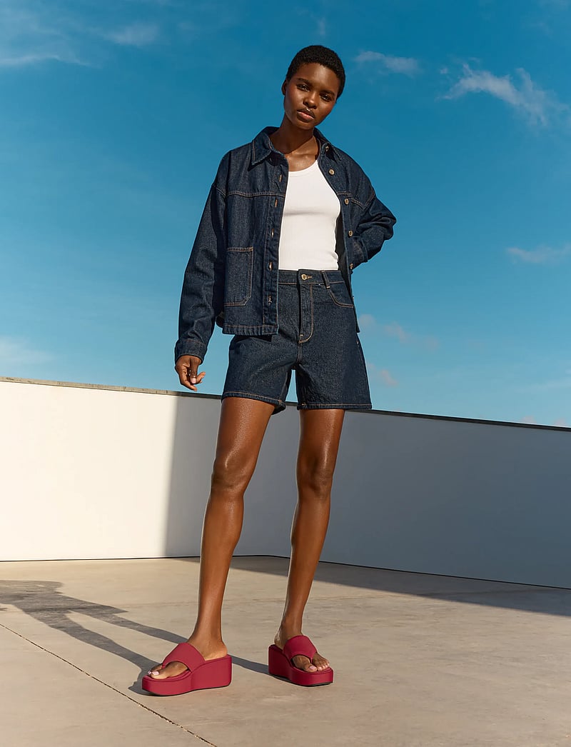 FitFlop - PLATFFORMS WEDGE TOE-POST SANDALS - platformsandaler - burnt berry - 4