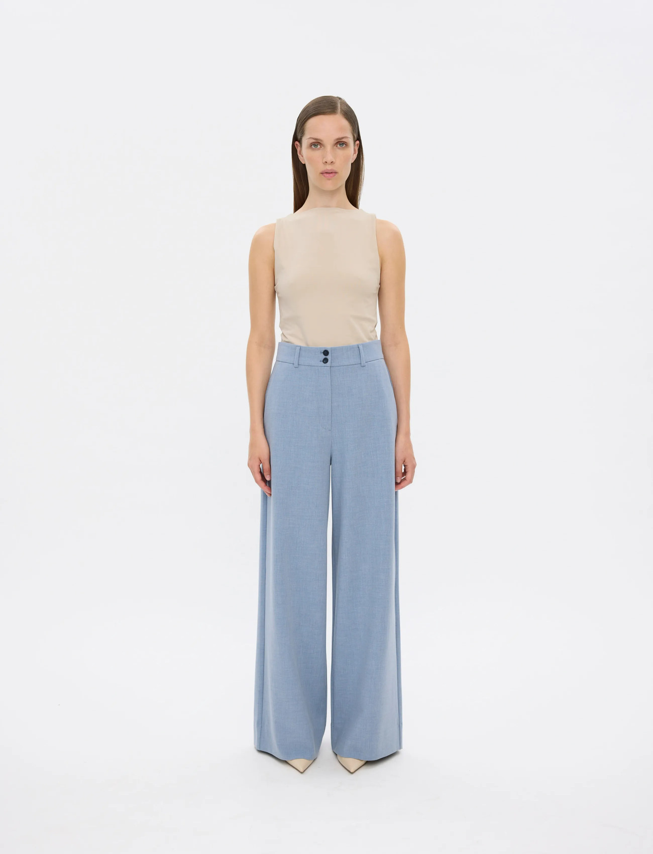 FIVEUNITS Laurafv - - 28 1