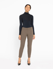 FIVEUNITS - Kylie Crop - tailored trousers - truffle melange - 2