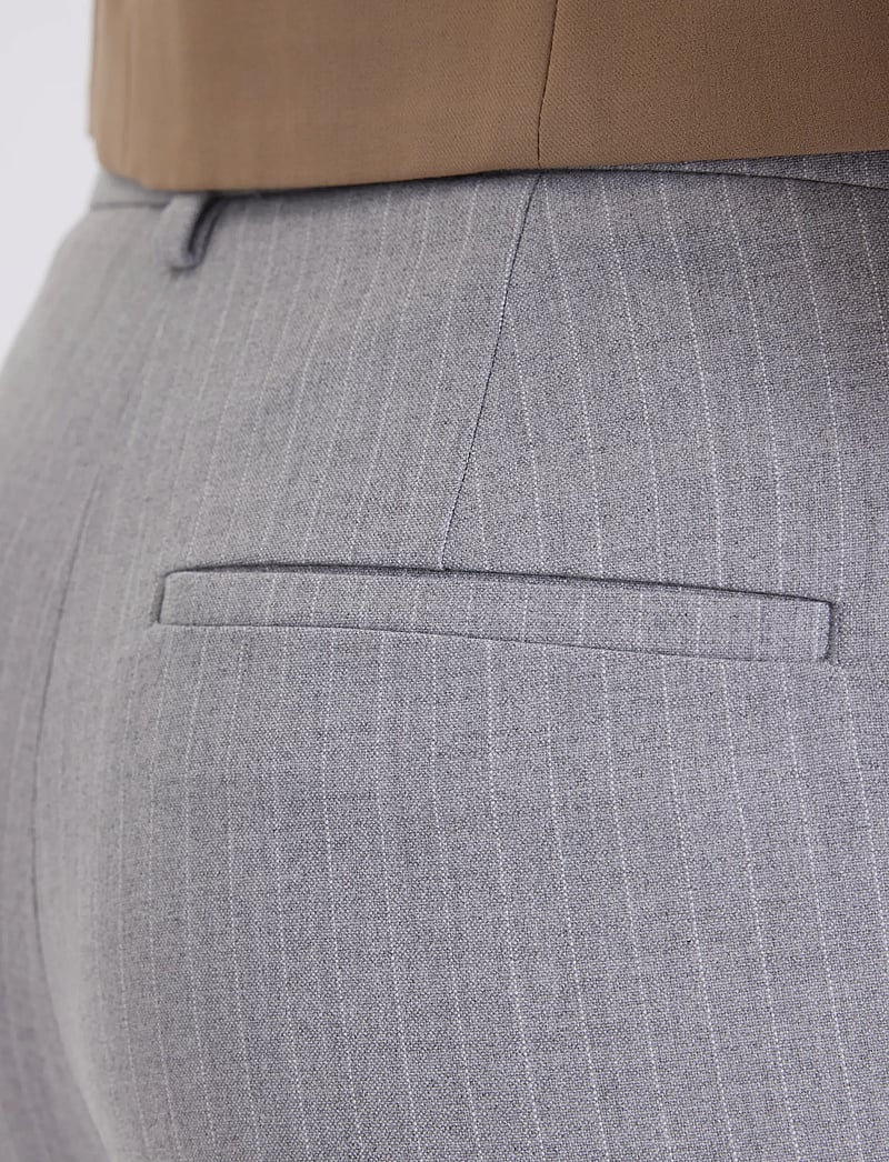 FIVEUNITS - KylieFV - pidulikud püksid - light grey pinstripe - 3