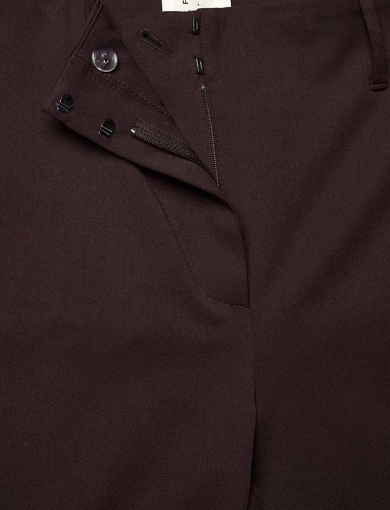 FIVEUNITS - JuliaFV - formell - deep garnet - 5