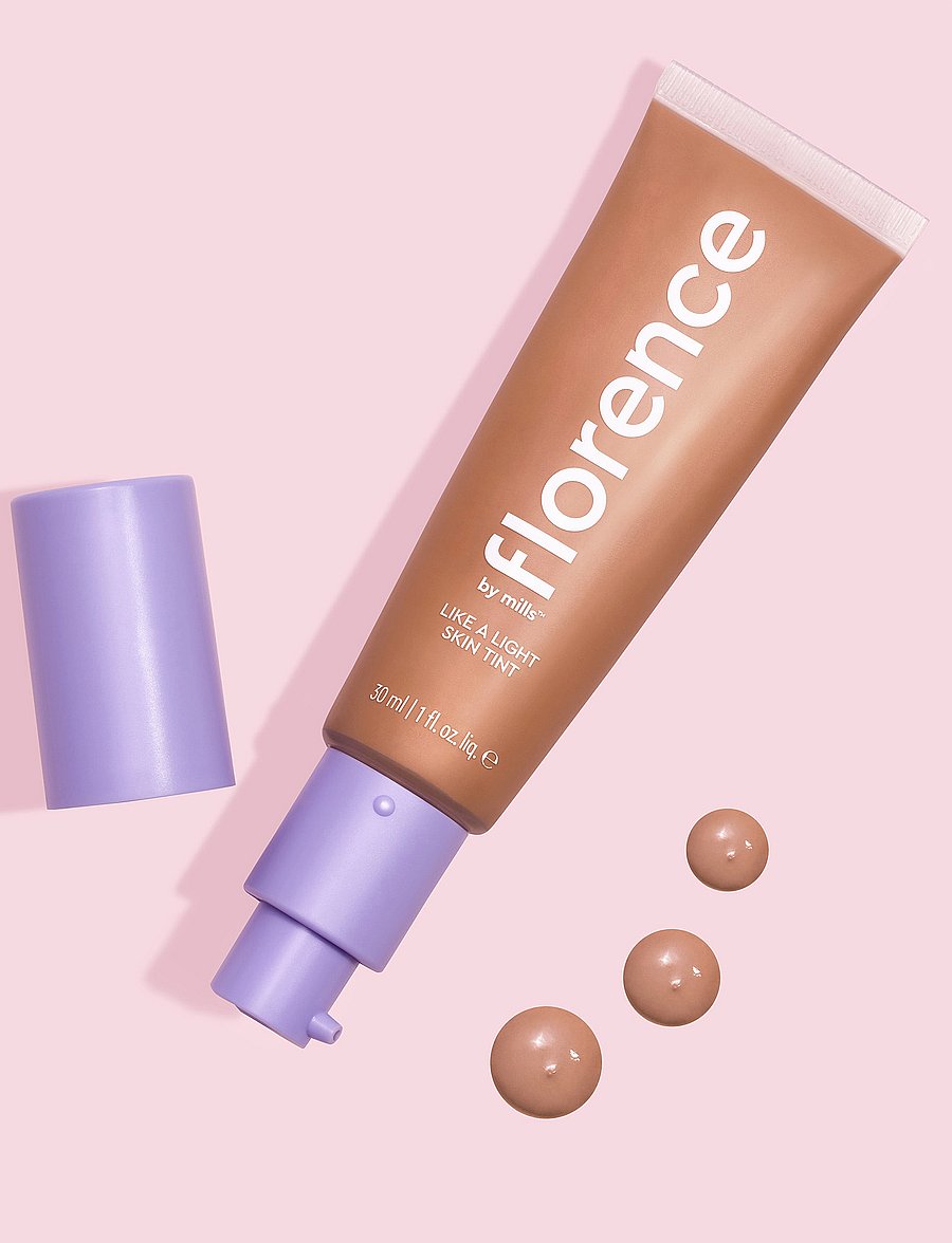 Florence By Mills - Like A Light Skin Tint T150 - förðunarvörur - tan with warm and neutral undertones - 0