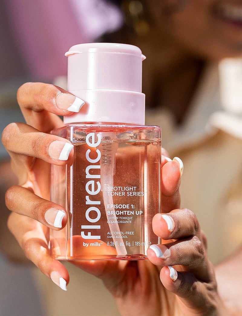 Florence By Mills - Spotlight Toner Series - hreinsandi tóner - episode 1: brighten up - 3
