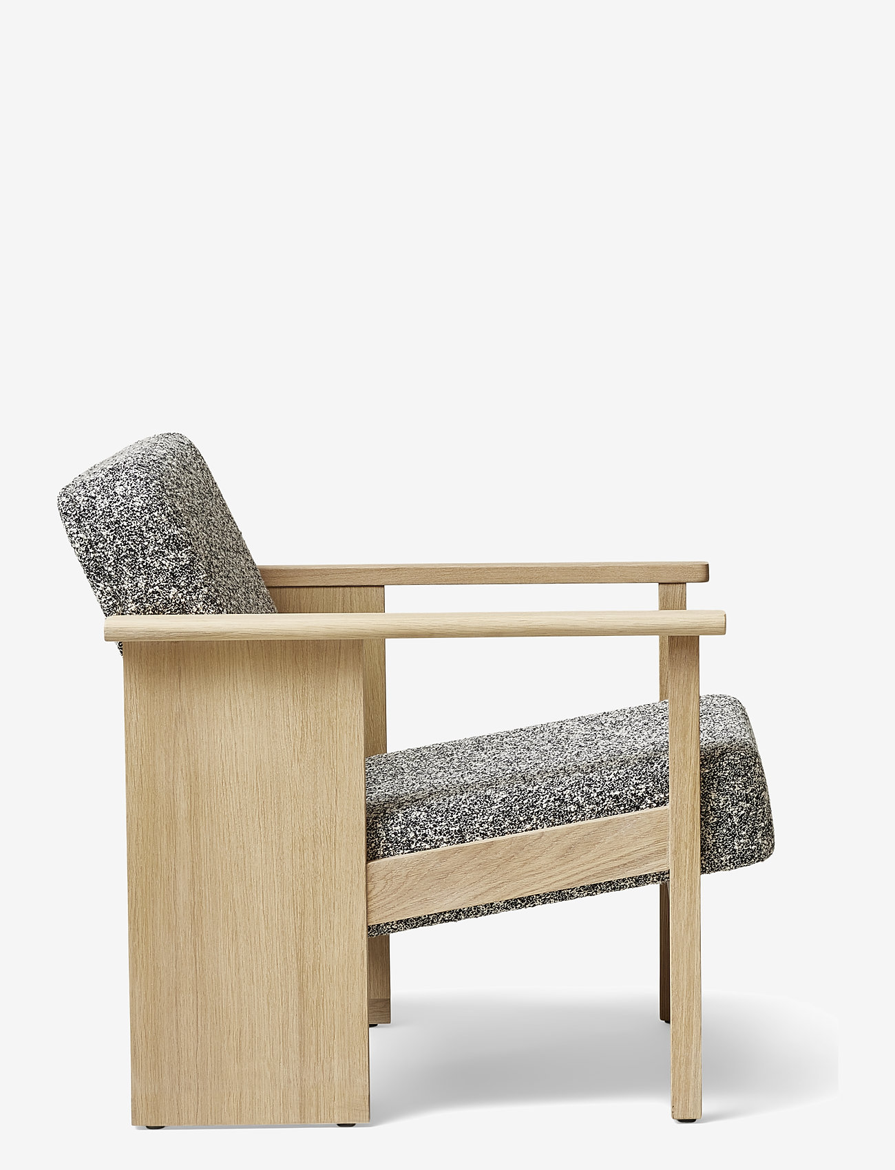 Form & Refine - Block Loungestol - white oak, black and white - 2