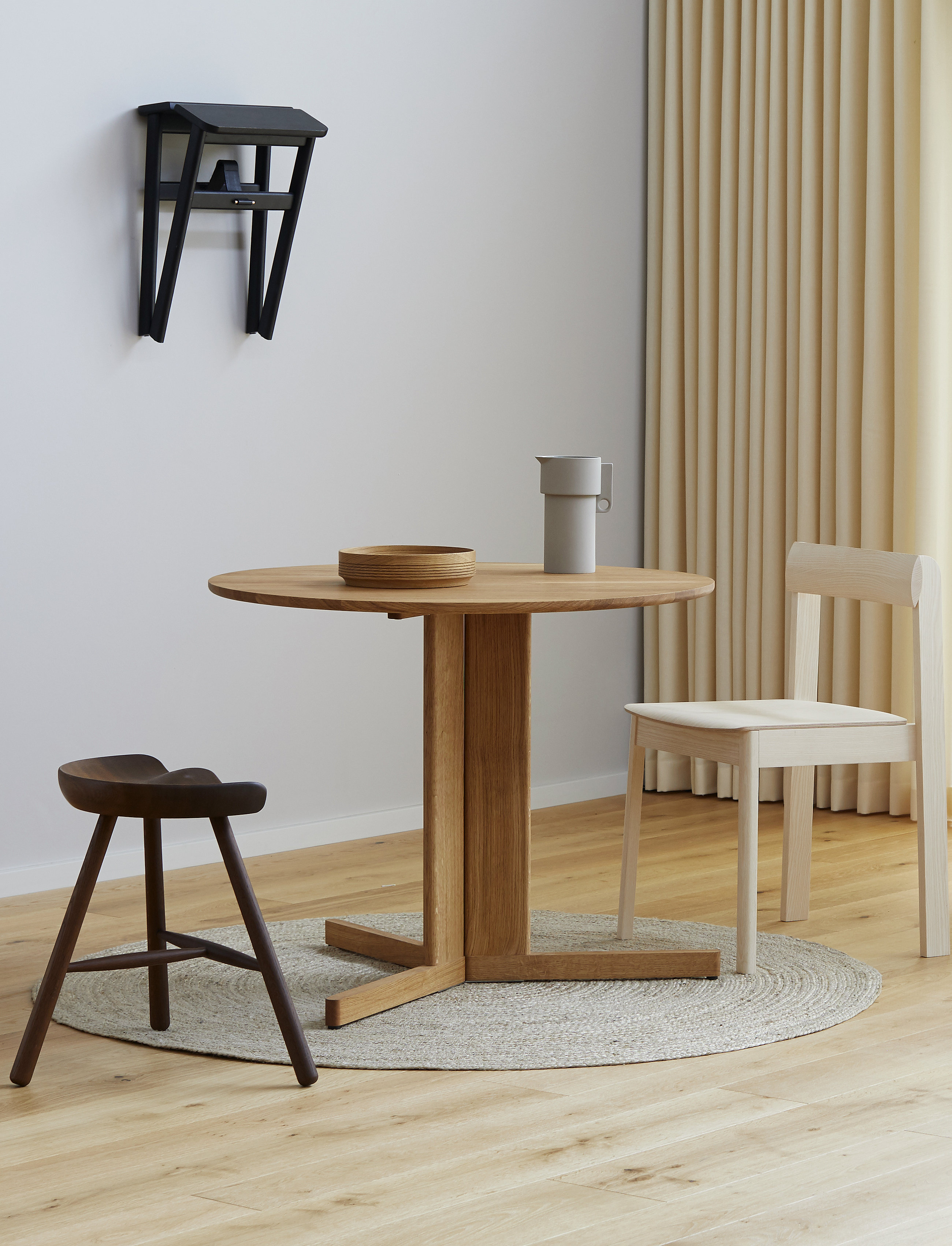 Form & Refine Angle Taburet, One Size, Chairs Stools, Schwarz - Stools Benches, Homeware