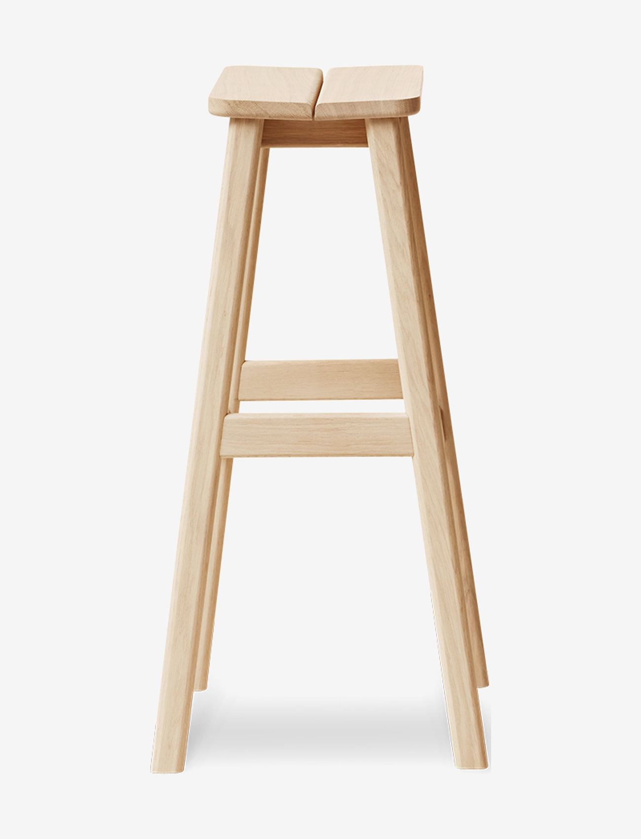 Form & Refine - Angle Barstol - stole & skamler - white oil oak - 1