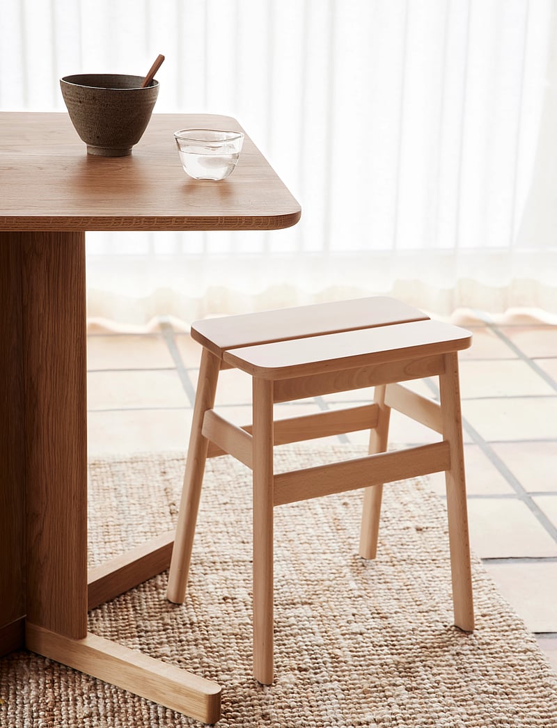 Form & Refine - Angle Standard Stool 45 - hocker & bänke - beech - 0