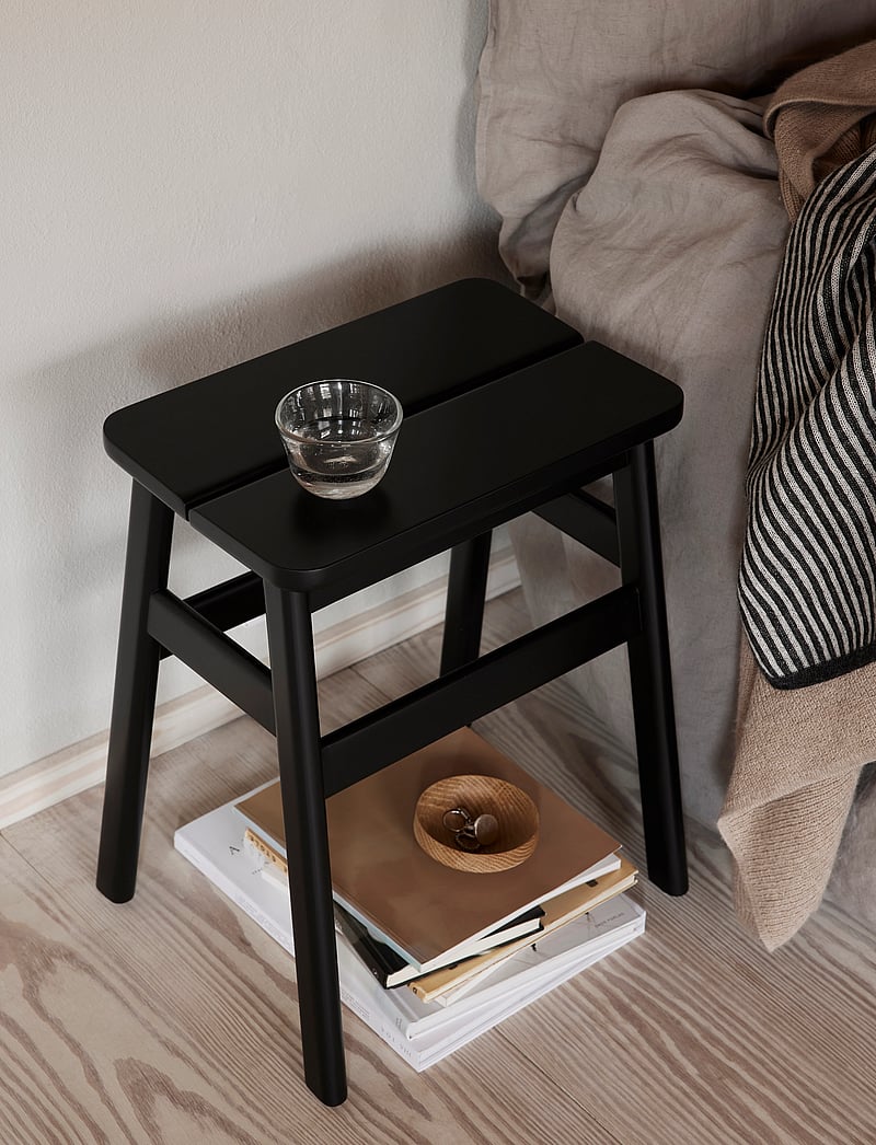 Form & Refine - Angle Standard Stool 45, Black - hocker & bänke - black - 0