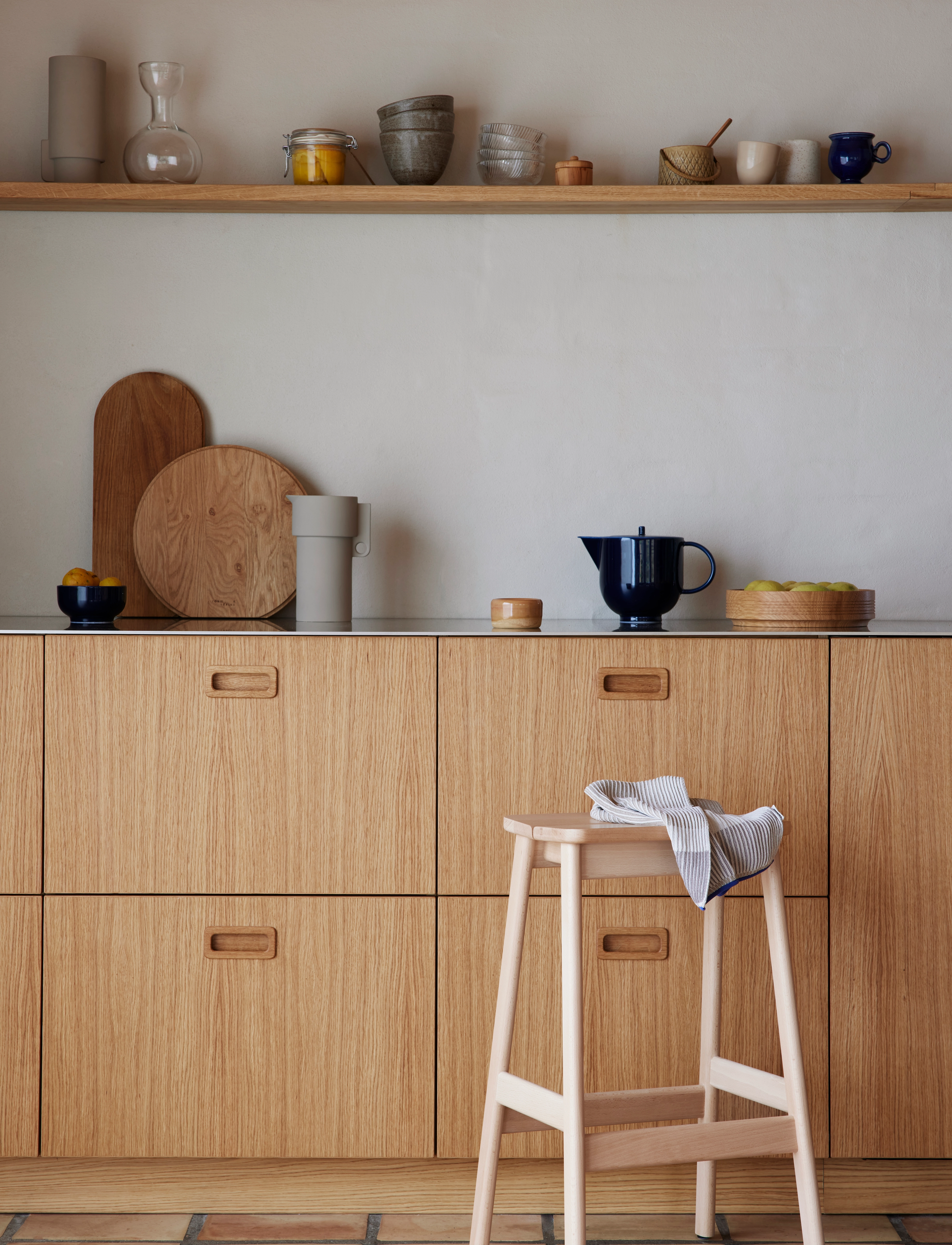 Form & Refine Angle Standard Bar Stol 65, H:65 cm x 36, Chairs Stools, Beige - Stools Benches, Homeware