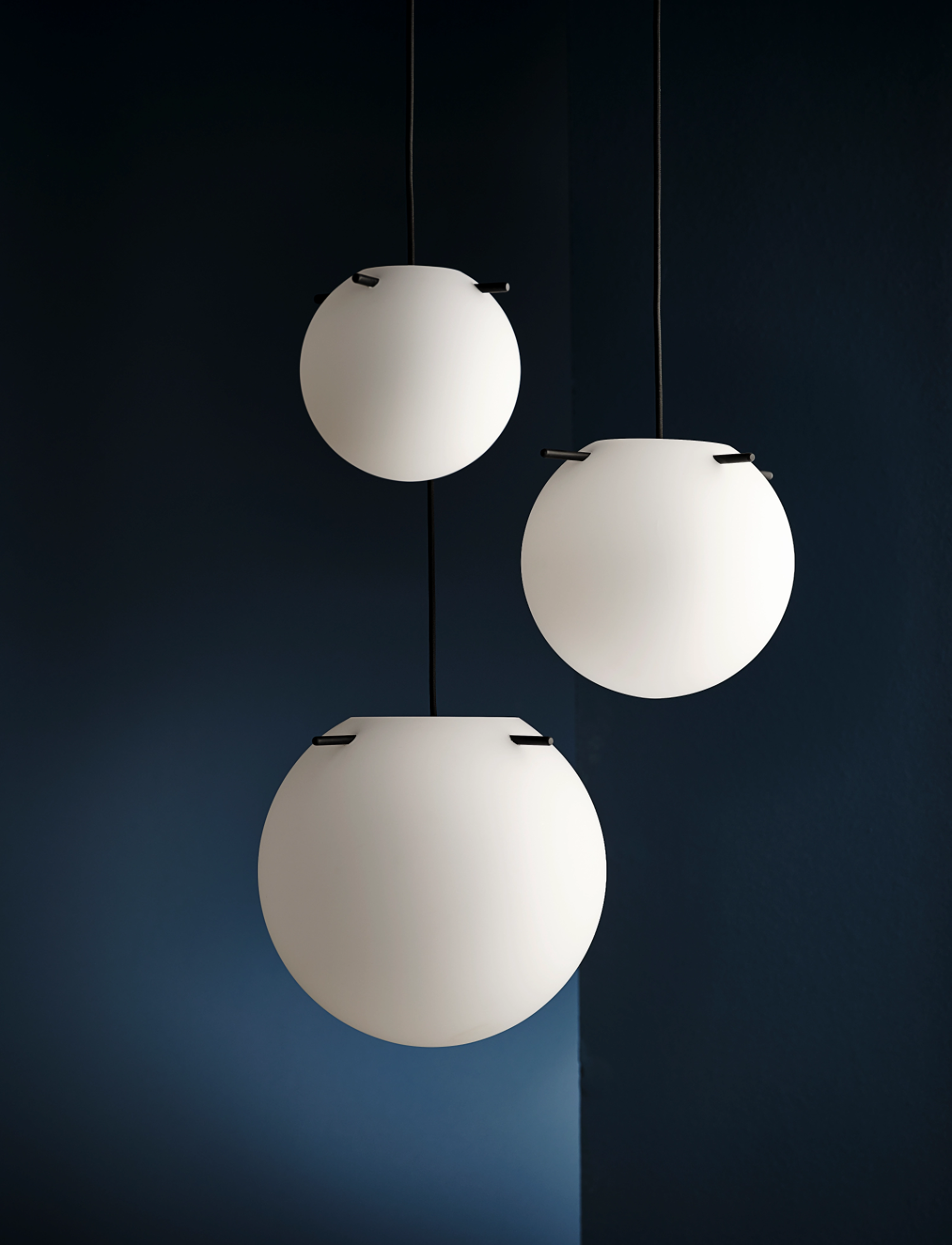 Frandsen Lighting Koi Pendant Ø25 Eu, Ø 25 cm, Ceiling Lamps, Weiß - Homeware