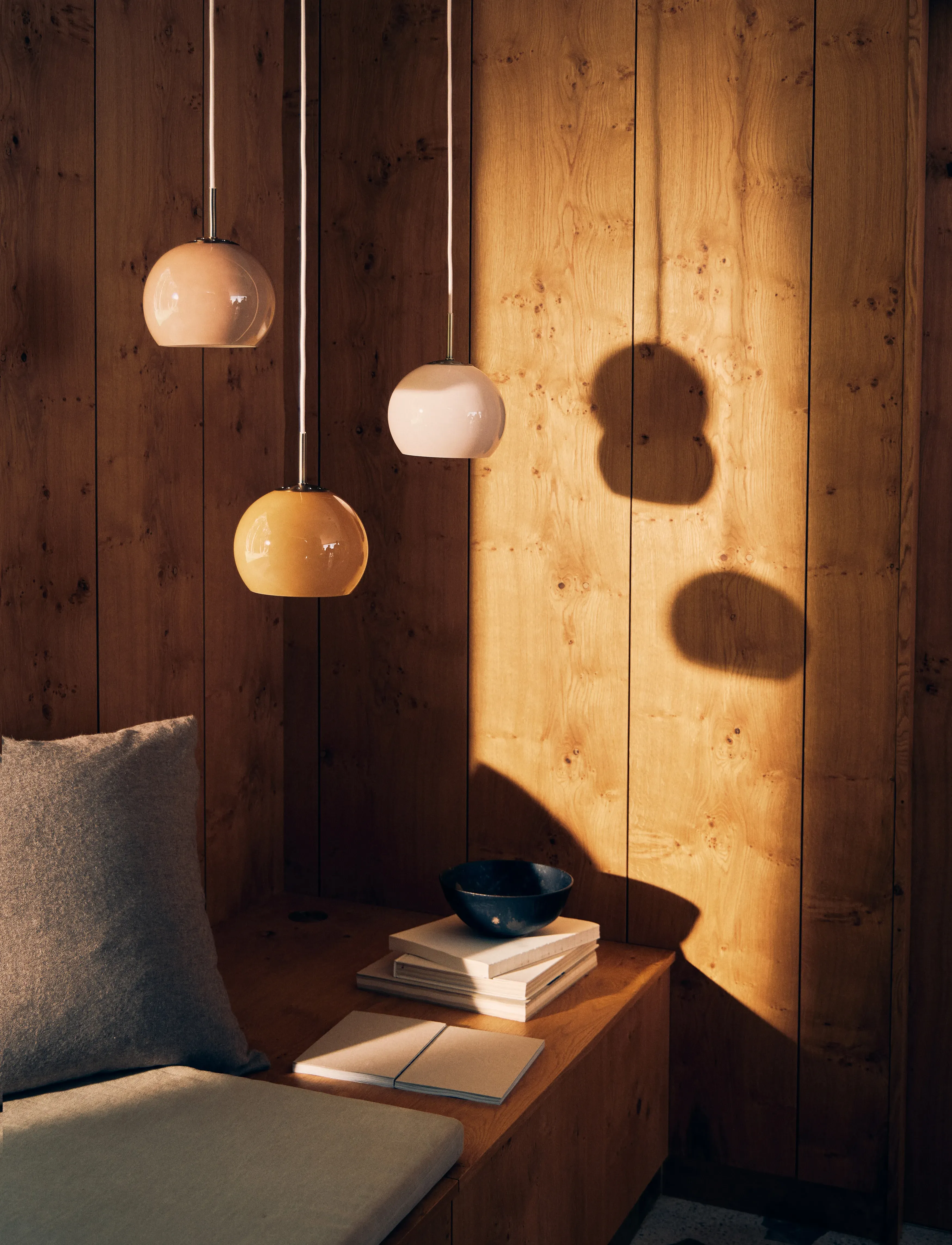 Frandsen Lighting Ball Glass Pendant Ø18 Eu, Ø 18 cm, Ceiling Lamps, Beige - Homeware