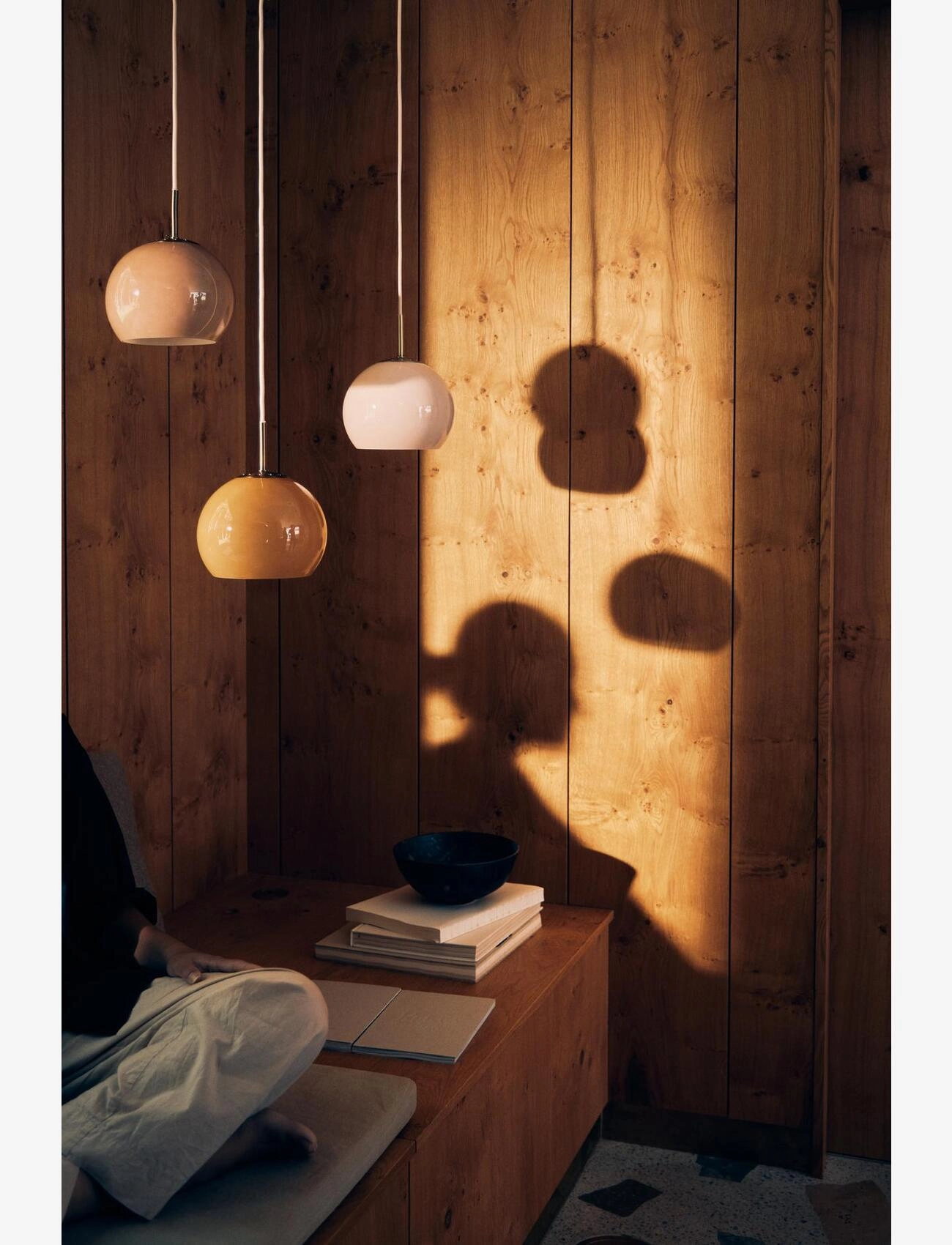 Frandsen Lighting - Ball Glass Pendant Ø18 EU - lampy wiszące - amber - 1