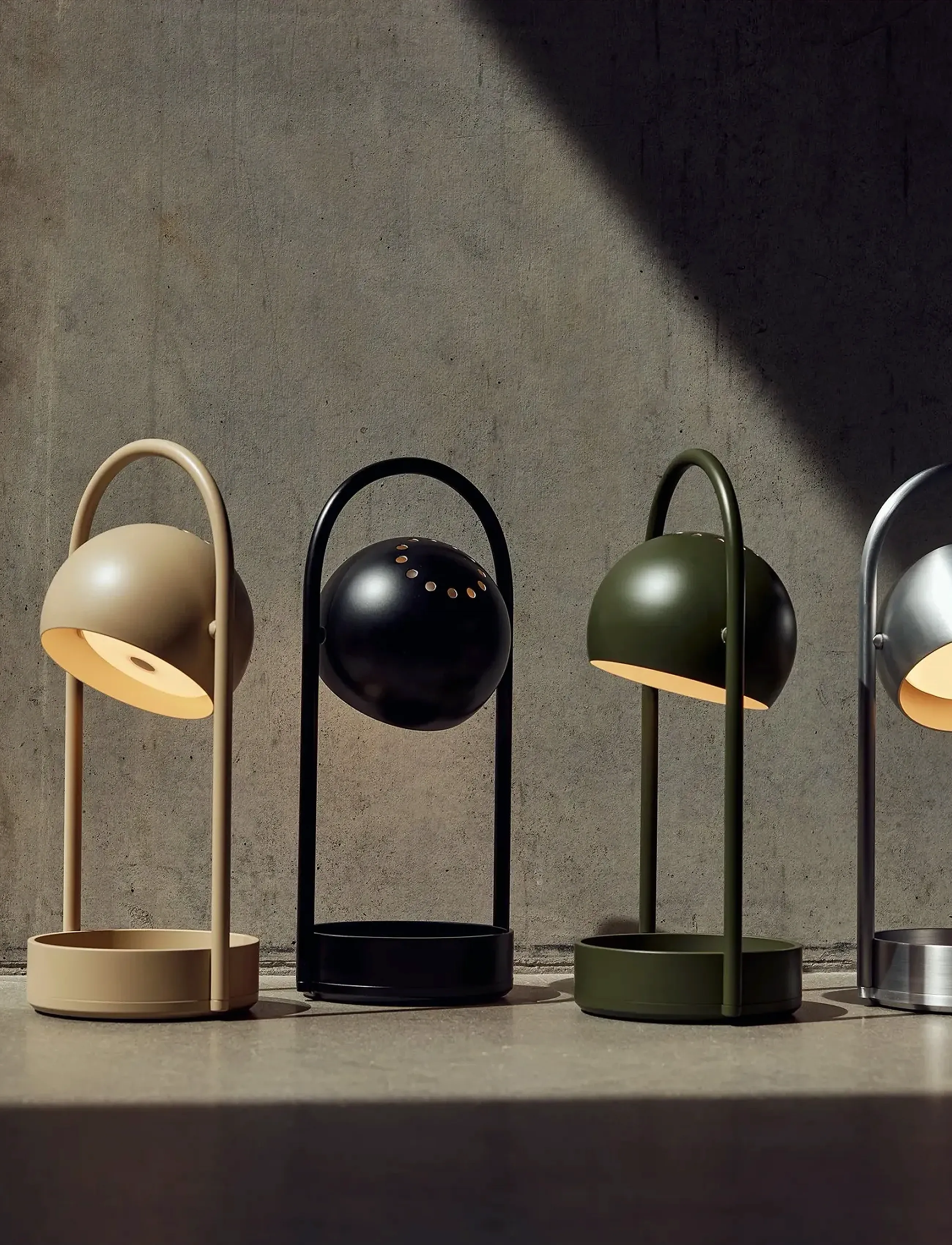 Frandsen Lighting Ball Table, H32, Lamps, Schwarz - Table Homeware