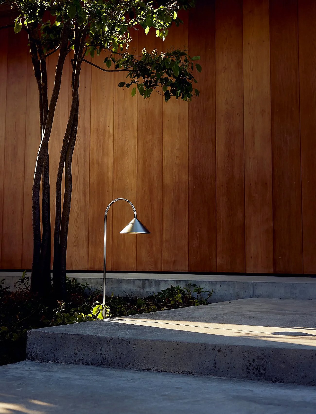 Grasp Garden Spear - BRUSHED STAINLESS STEEL