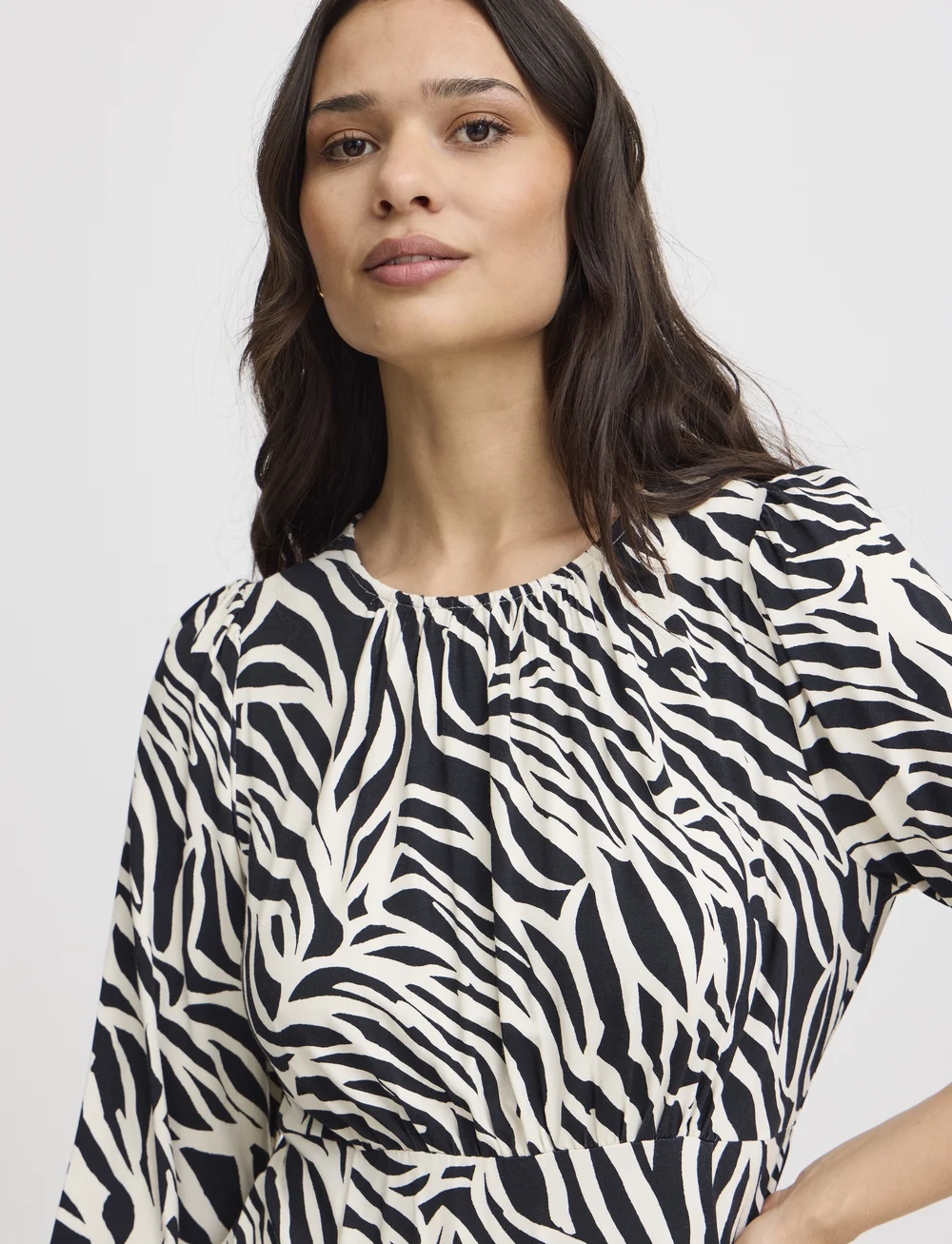 Fransa - FRFLORA DR 2 - midiklänningar - black birch aop ao24 02c - 5