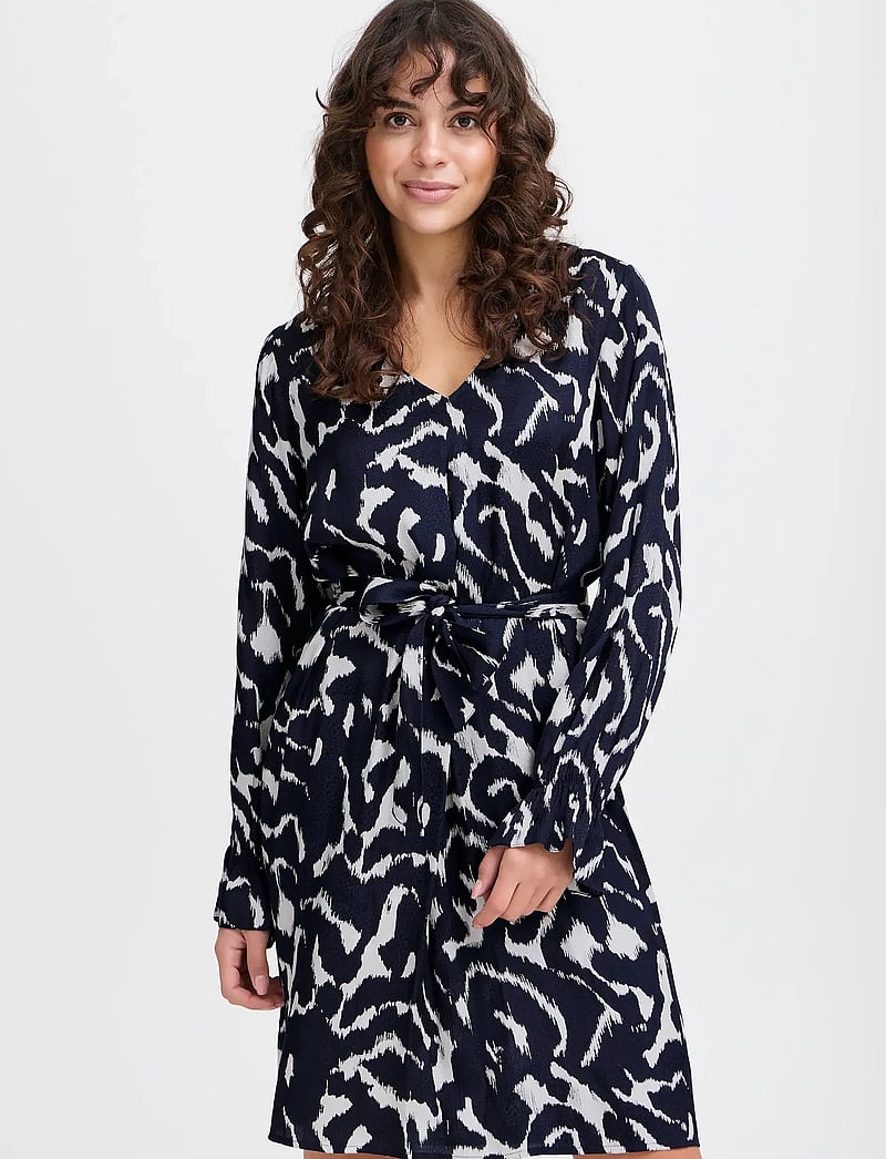 Fransa - FRDOTTE DR 1 - kurze kleider - navy blazer aop so25 01g - 4