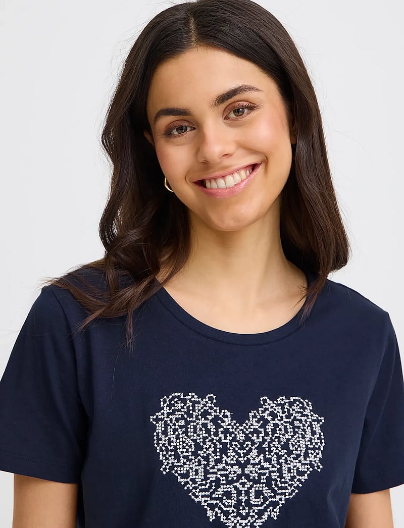 Fransa - FRRIASA TEE 1 - t-shirts - navy w. white emb. - 5