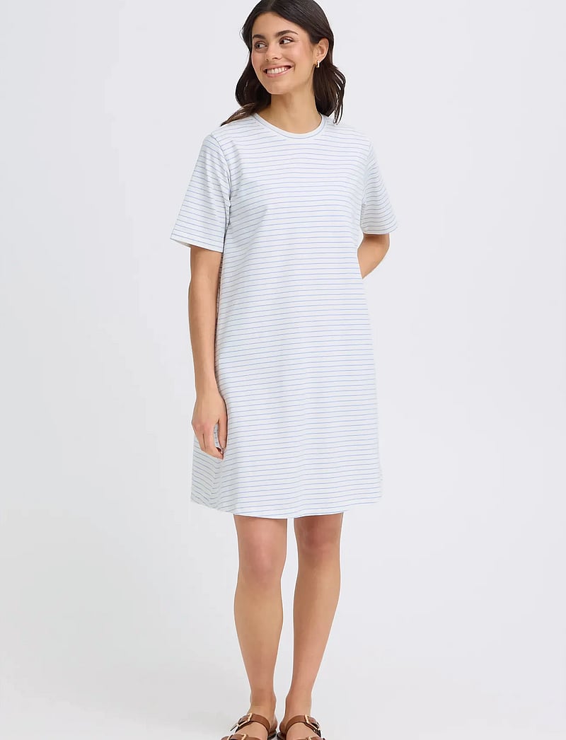 Fransa - FRFEBA DR 1 - t-shirt dresses - white w. hydrangea stripe - 0