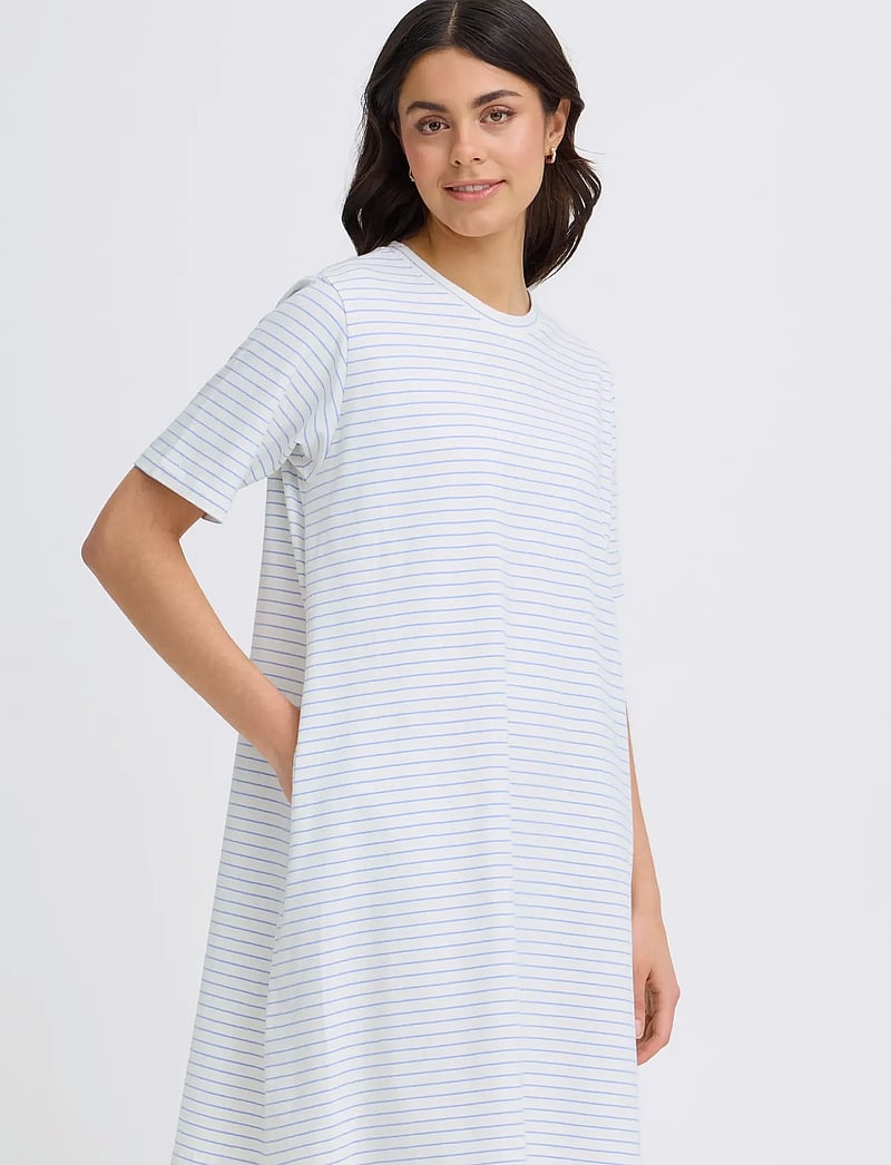 Fransa - FRFEBA DR 1 - t-shirt dresses - white w. hydrangea stripe - 3