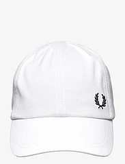 Fred Perry - PIQUE CLASSIC CAP - kepurės su snapeliu - snowwhite/black - 2