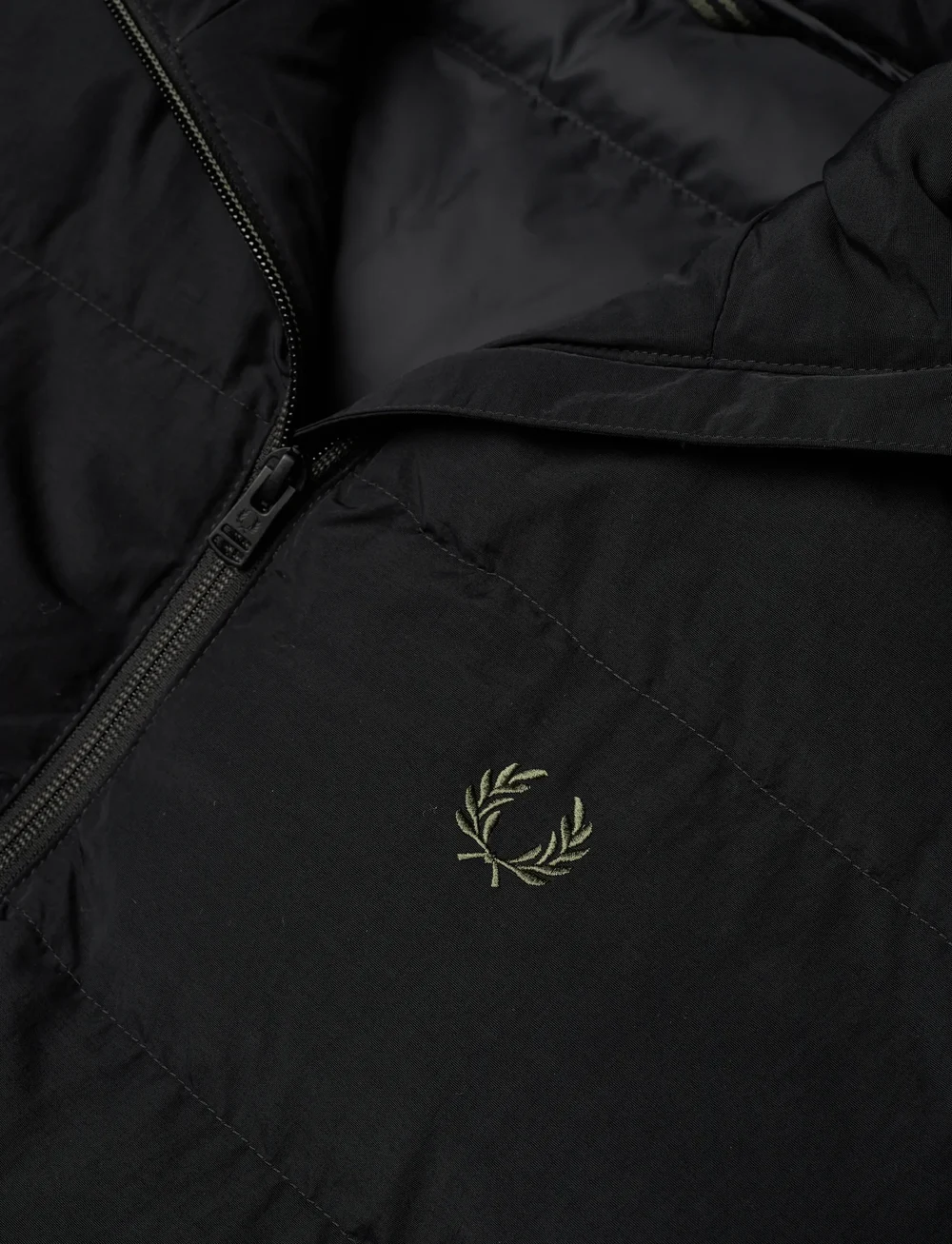 Fred Perry - RAGLAN SLEEVE PADDED JKT - gefütterte jacken - black - 2