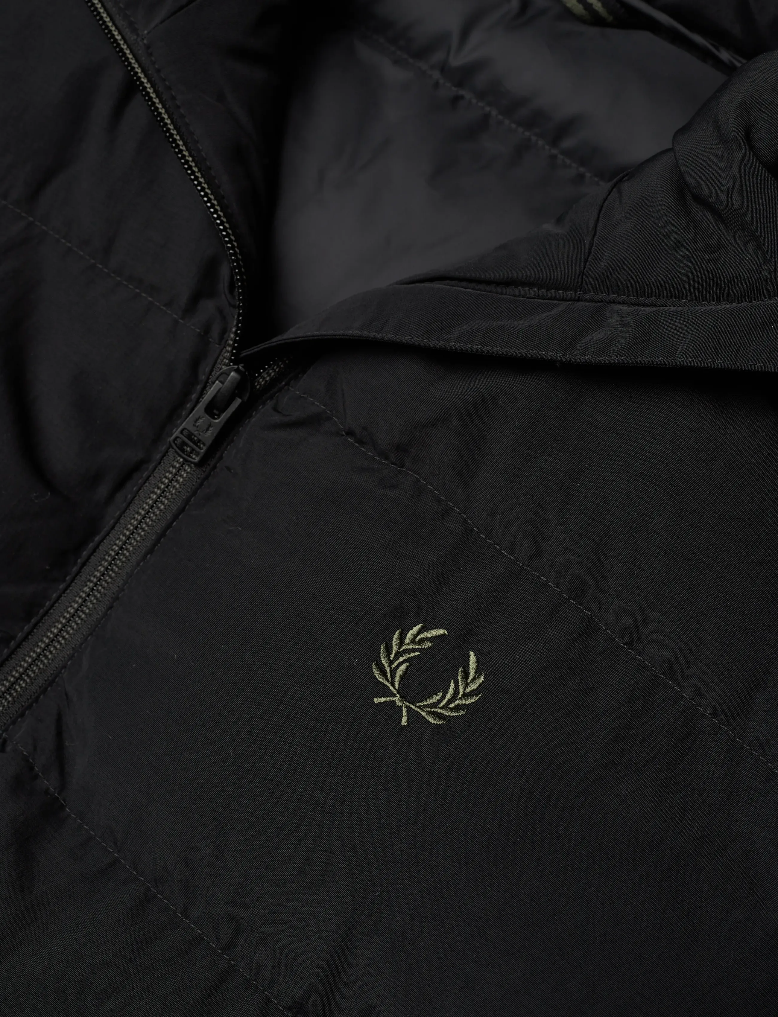 Fred Perry - RAGLAN SLEEVE PADDED JACKET - voodriga joped - black - 2