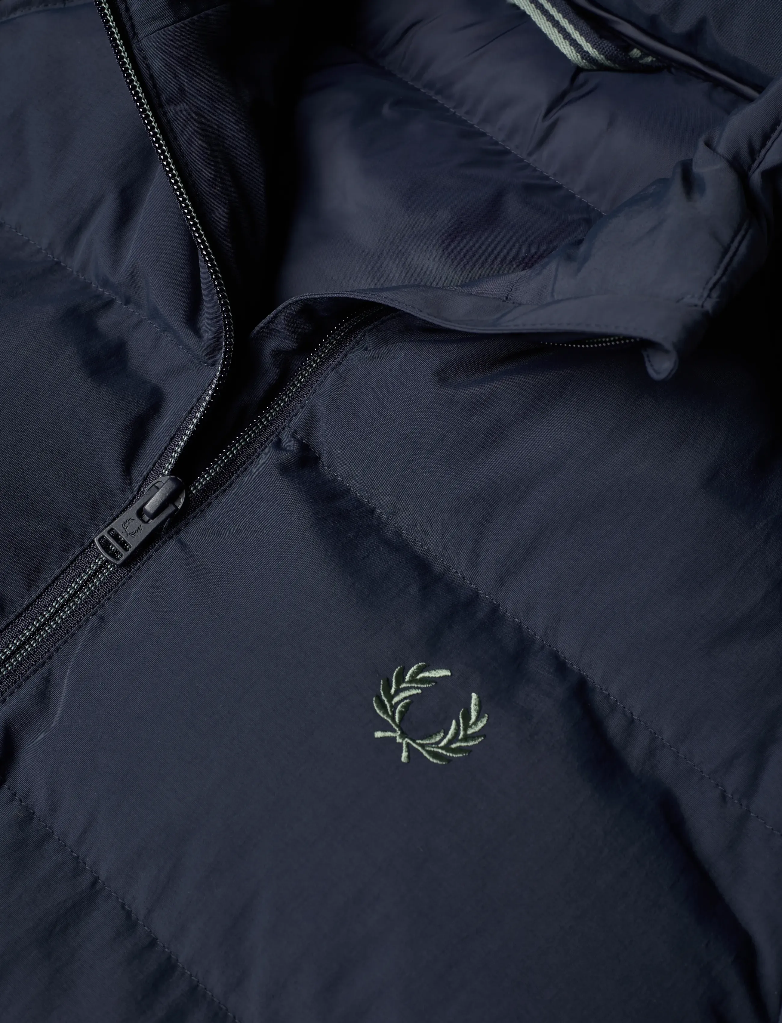 Fred Perry - RAGLAN SLEEVE PADDED JACKET - dunjakker - dark airforce - 2