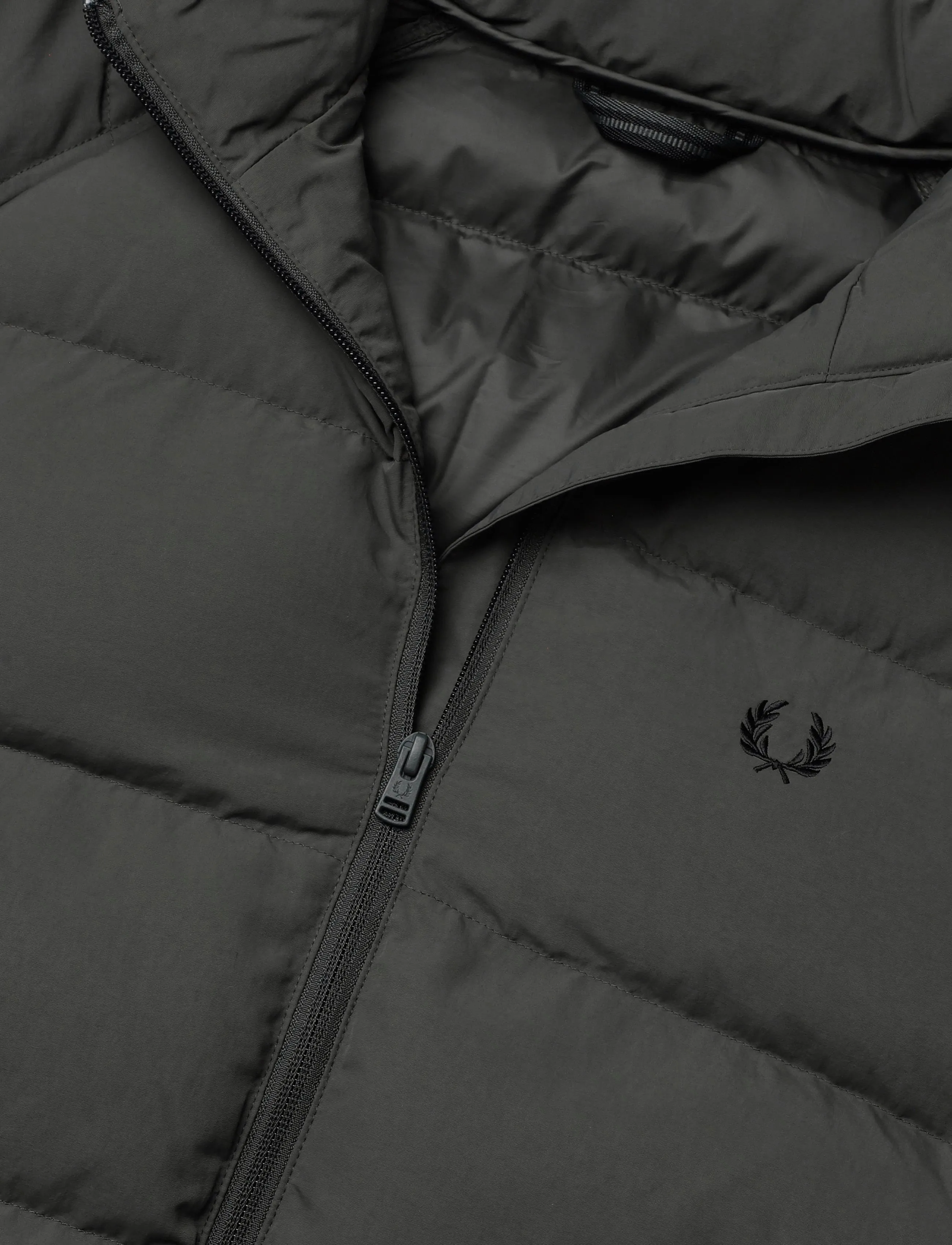 Fred Perry - RAGLAN SLEEVE PADDED JACKET - dunjakker - field green - 2