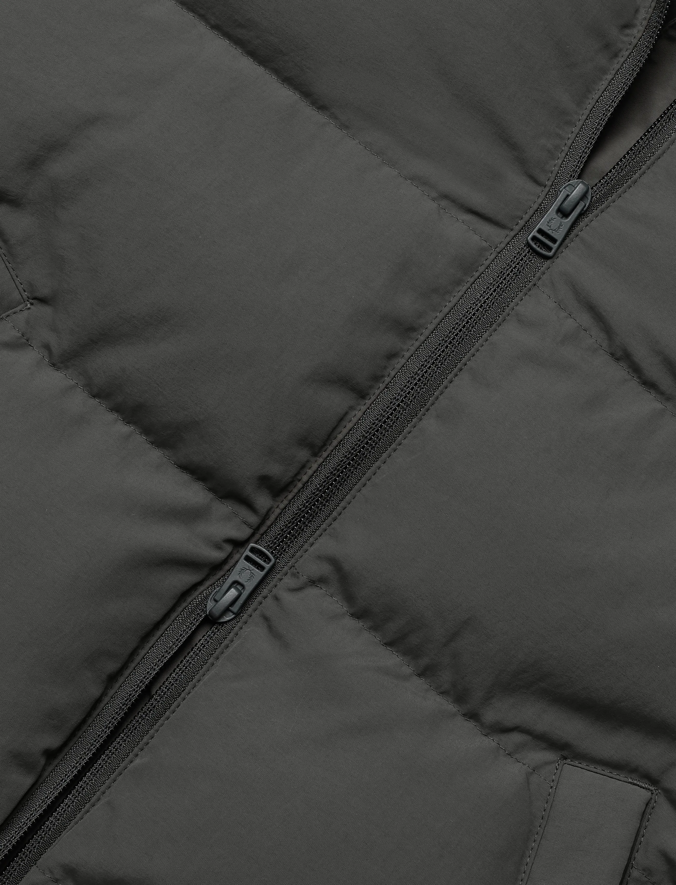 Fred Perry - RAGLAN SLEEVE PADDED JACKET - dunjakker - field green - 4