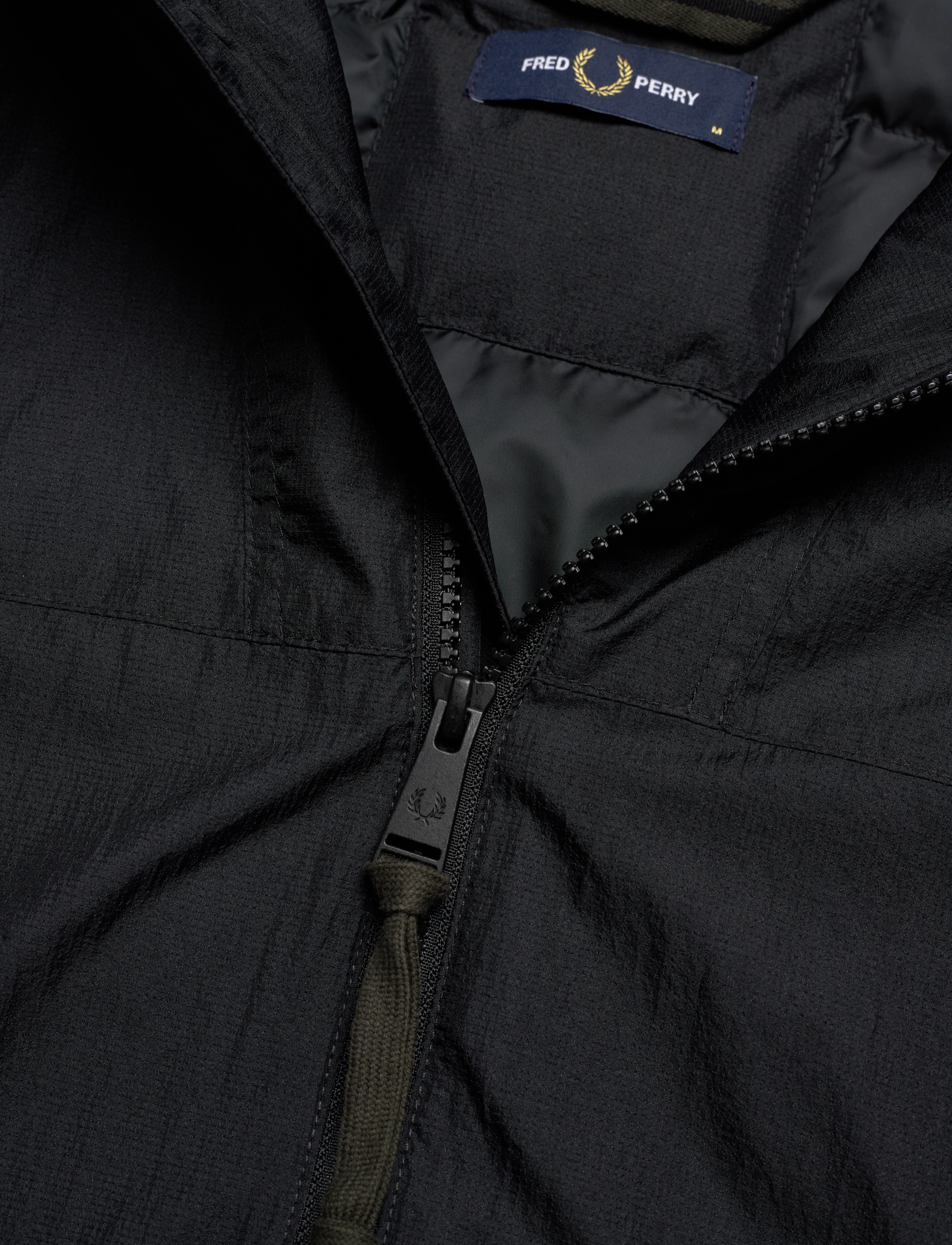 Fred Perry - INSULATED HOODED JKT - black - 2
