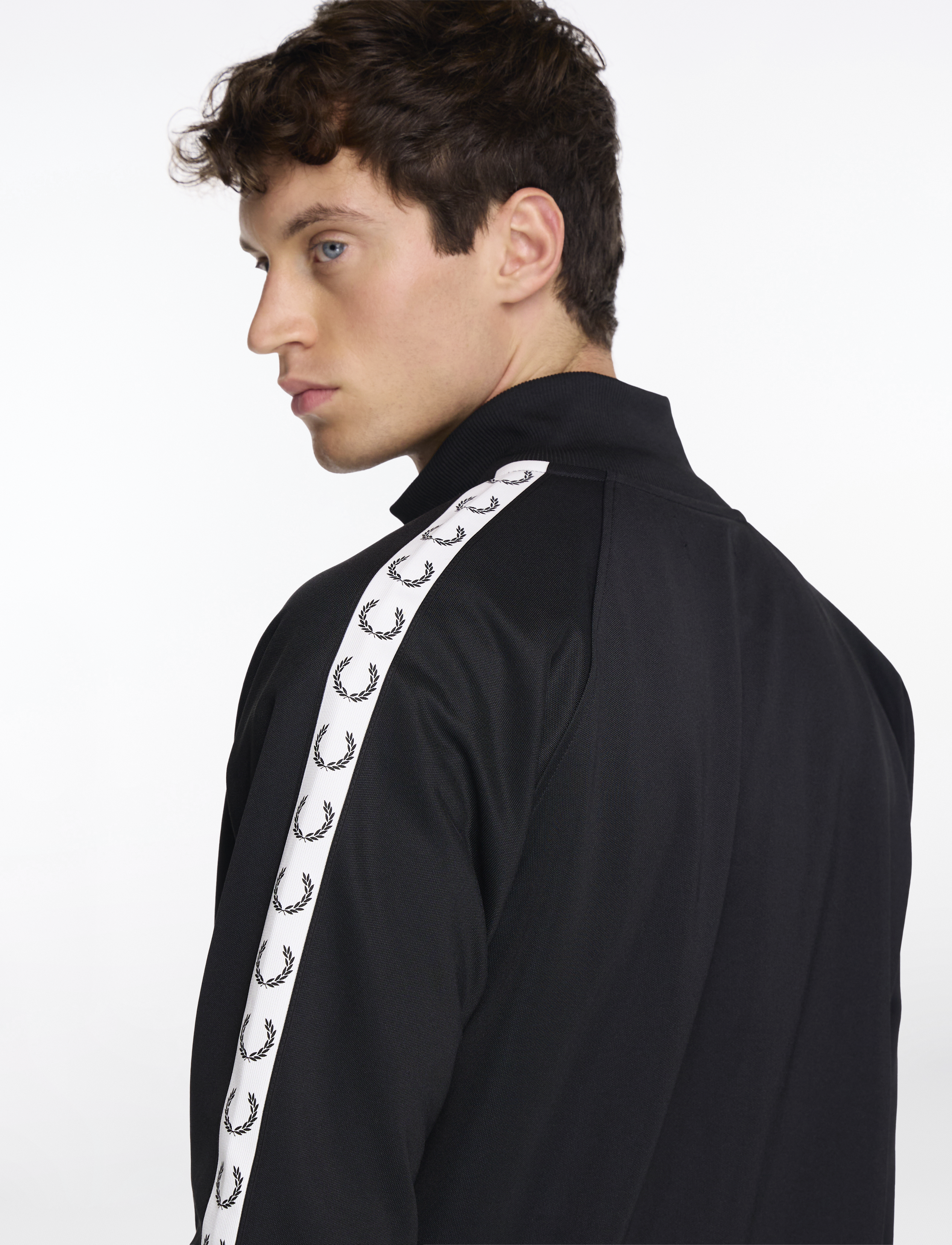 Fred Perry Taped Track Jacket (FPYJ4620) - Sweatshirts - Boozt.com