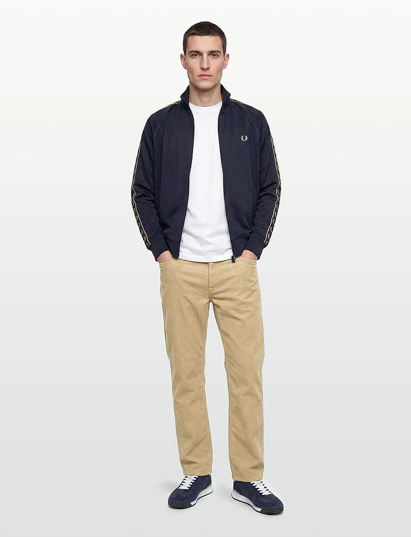 Fred Perry - CONTRAST TAPE TRACK JKT - sweatshirts - tennisb/champagn - 0