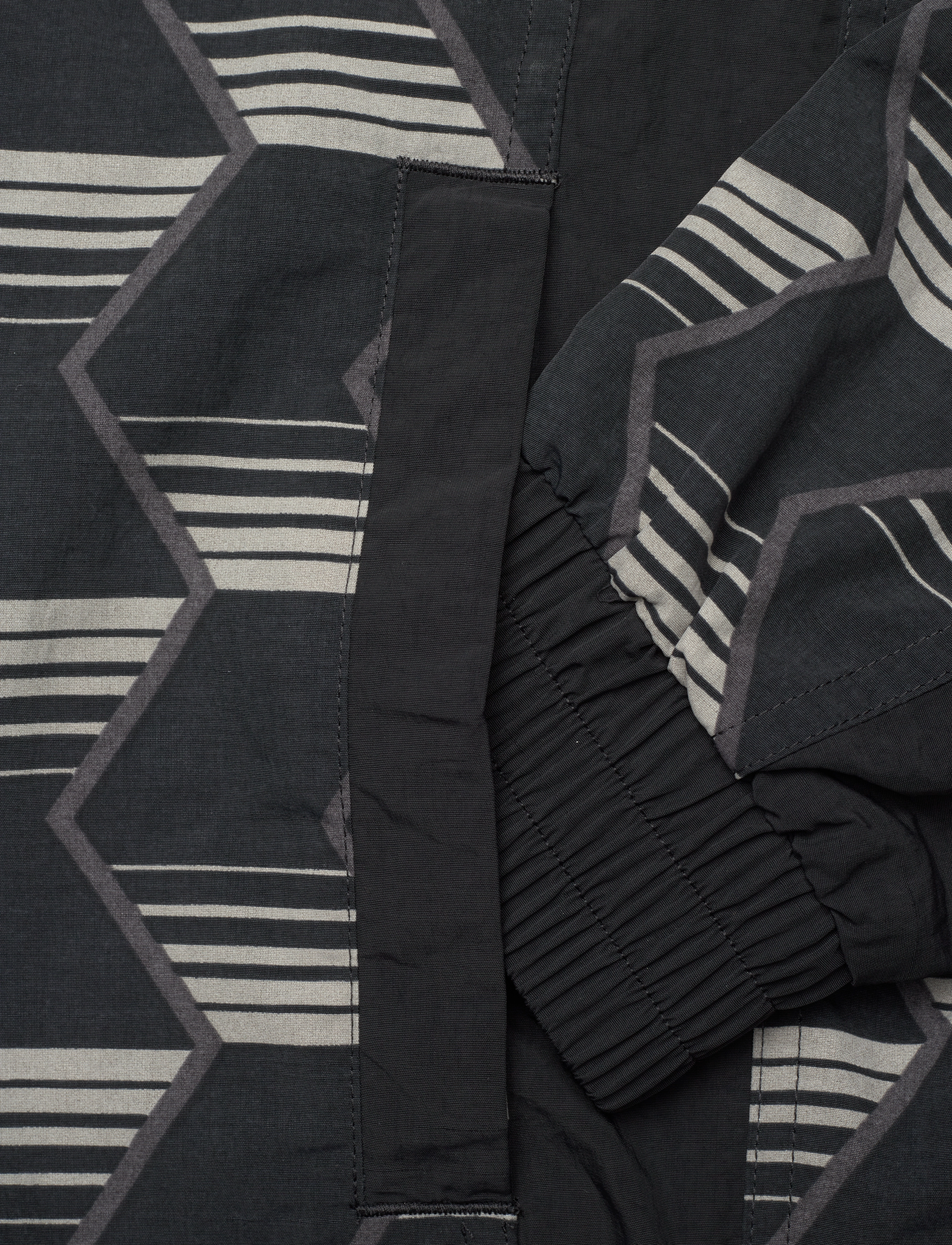 Fred Perry - CHEVRON STRIPE SHELL JKT - black - 3
