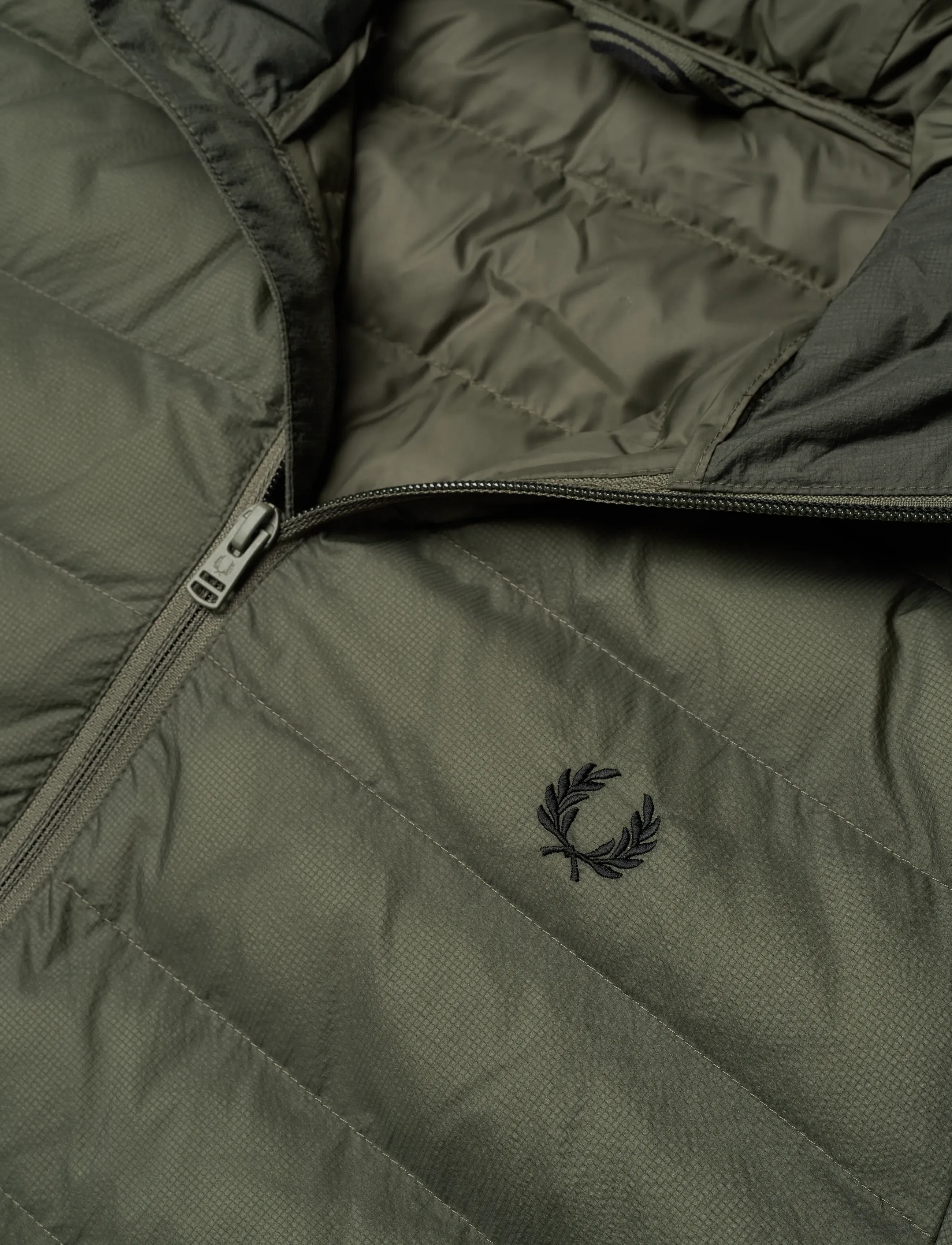 Fred Perry - HOODED INSULATED JKT - dunjakker - lrl wrth green - 2