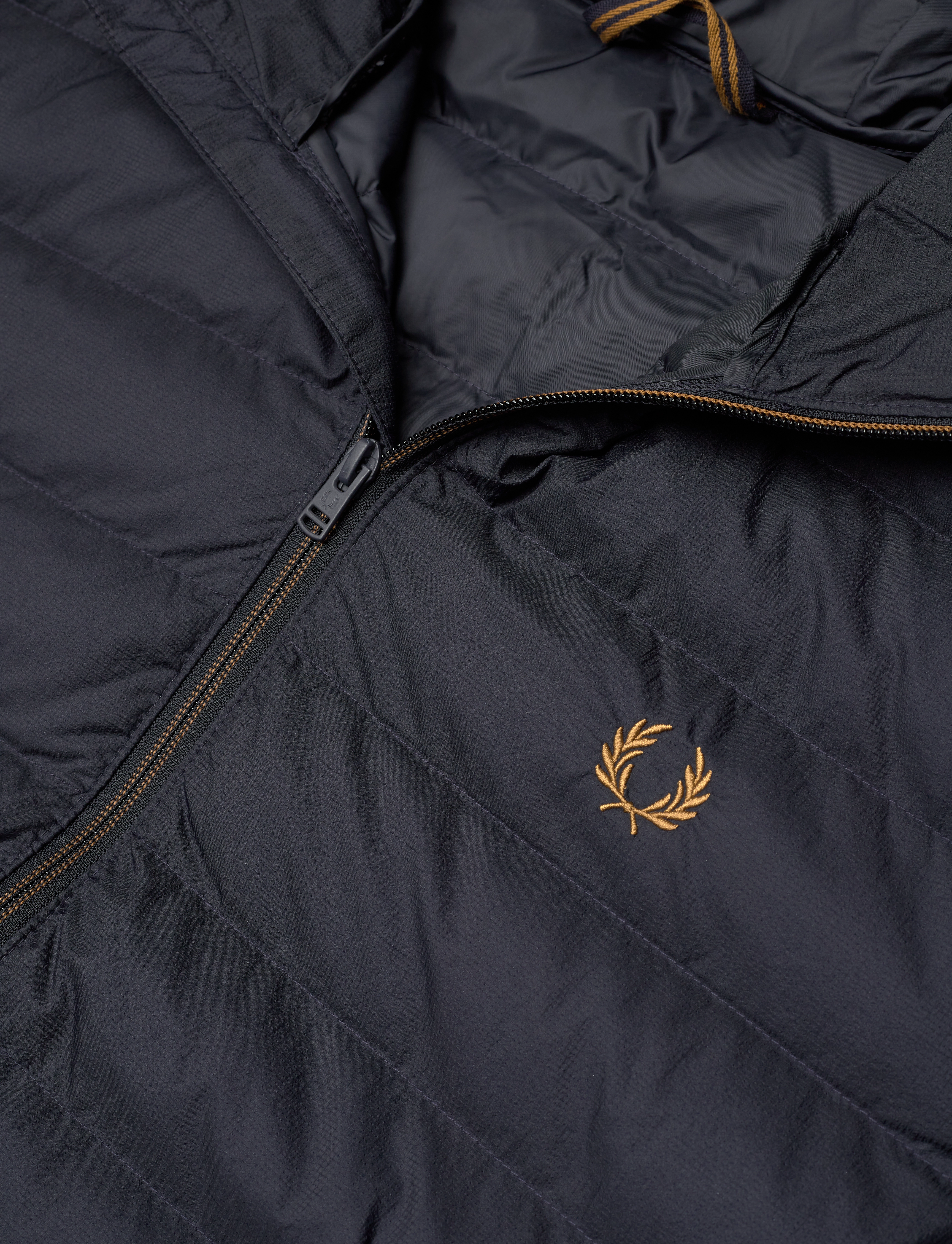 Fred Perry Hooded Insulated Jkt - 279 €. Buy Padded jackets from