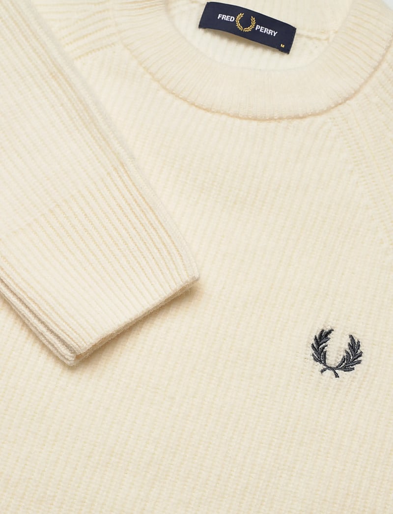 Fred Perry - LAMBSWOOL RAGLAN JMPR - rundhals - ecru - 2