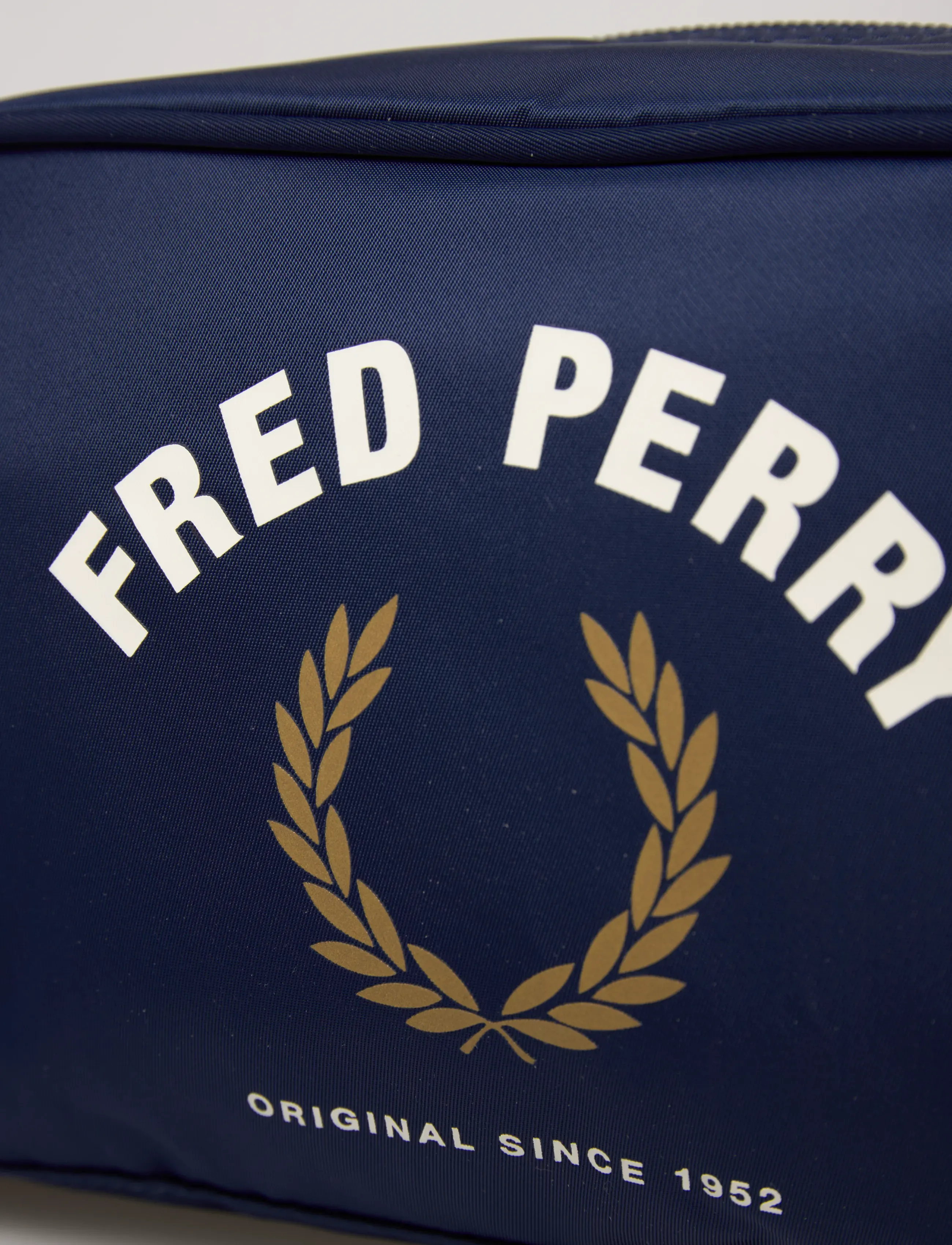 Fred Perry - SPORTS NYLON WASH BAG - achetez selon l'occasion - tennis blue - 4
