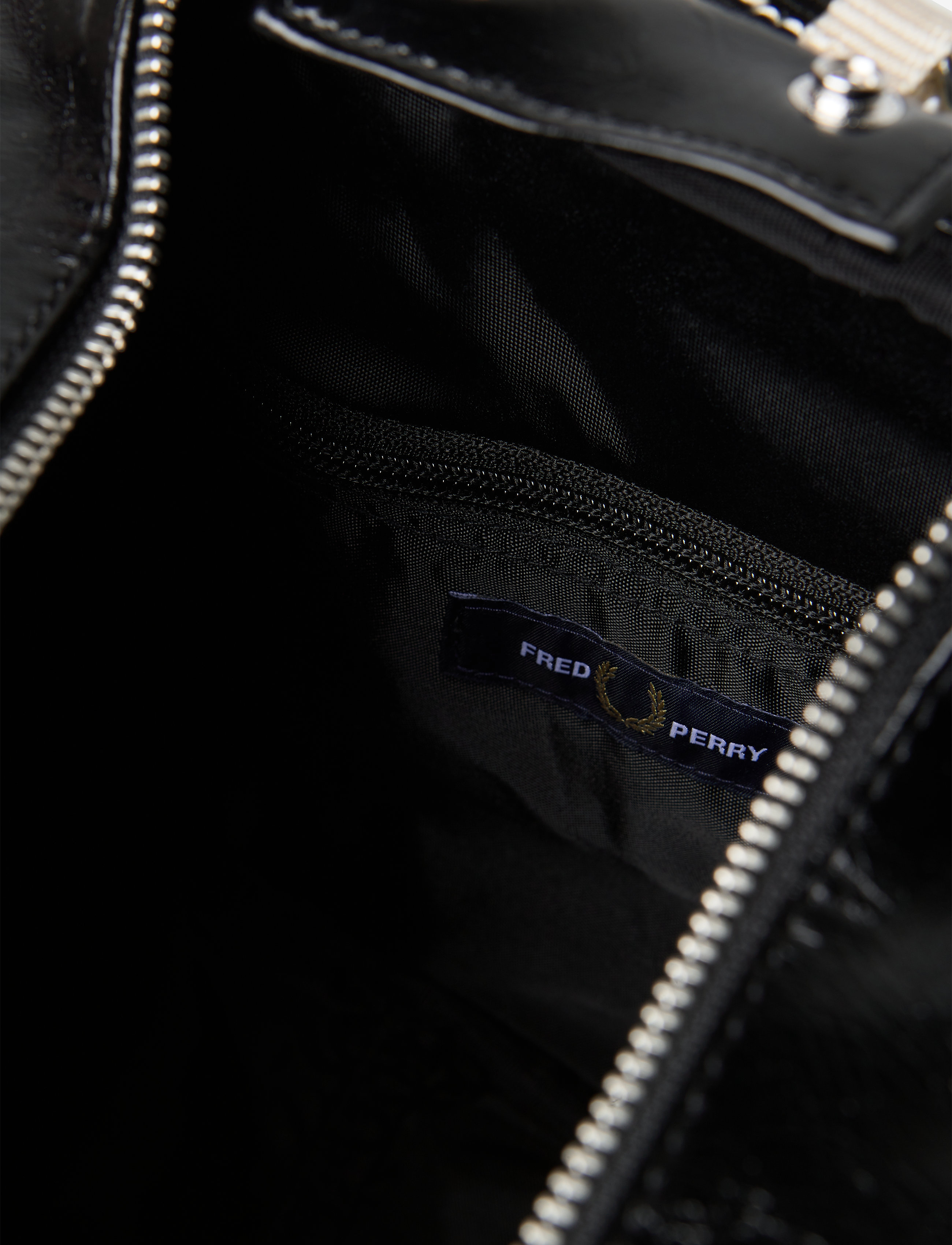 Fred Perry - CLASSIC BARREL BAG - black/ecru - 5