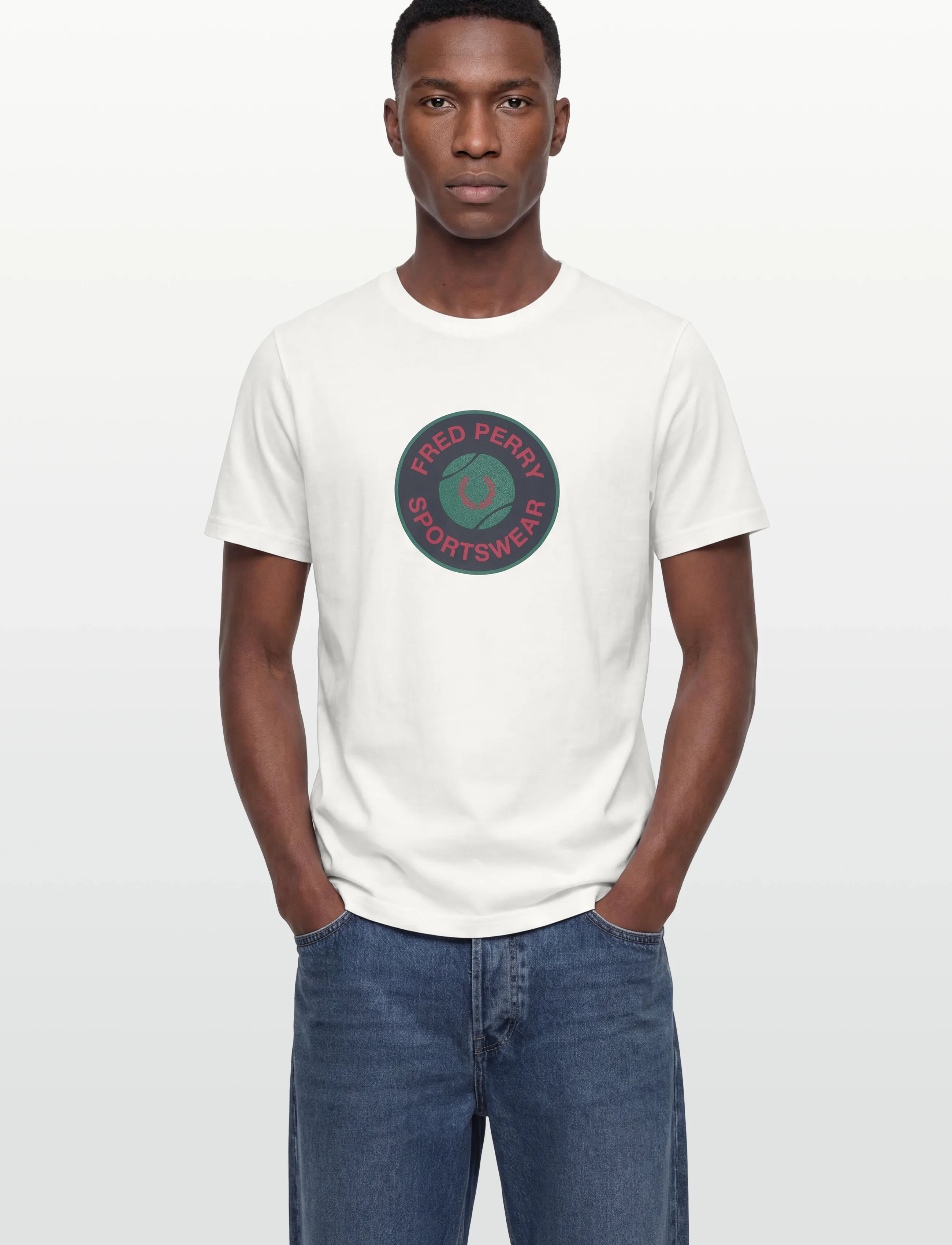 Fred Perry - TENNIS BADGE GRAPHIC TEE - snow white - 3
