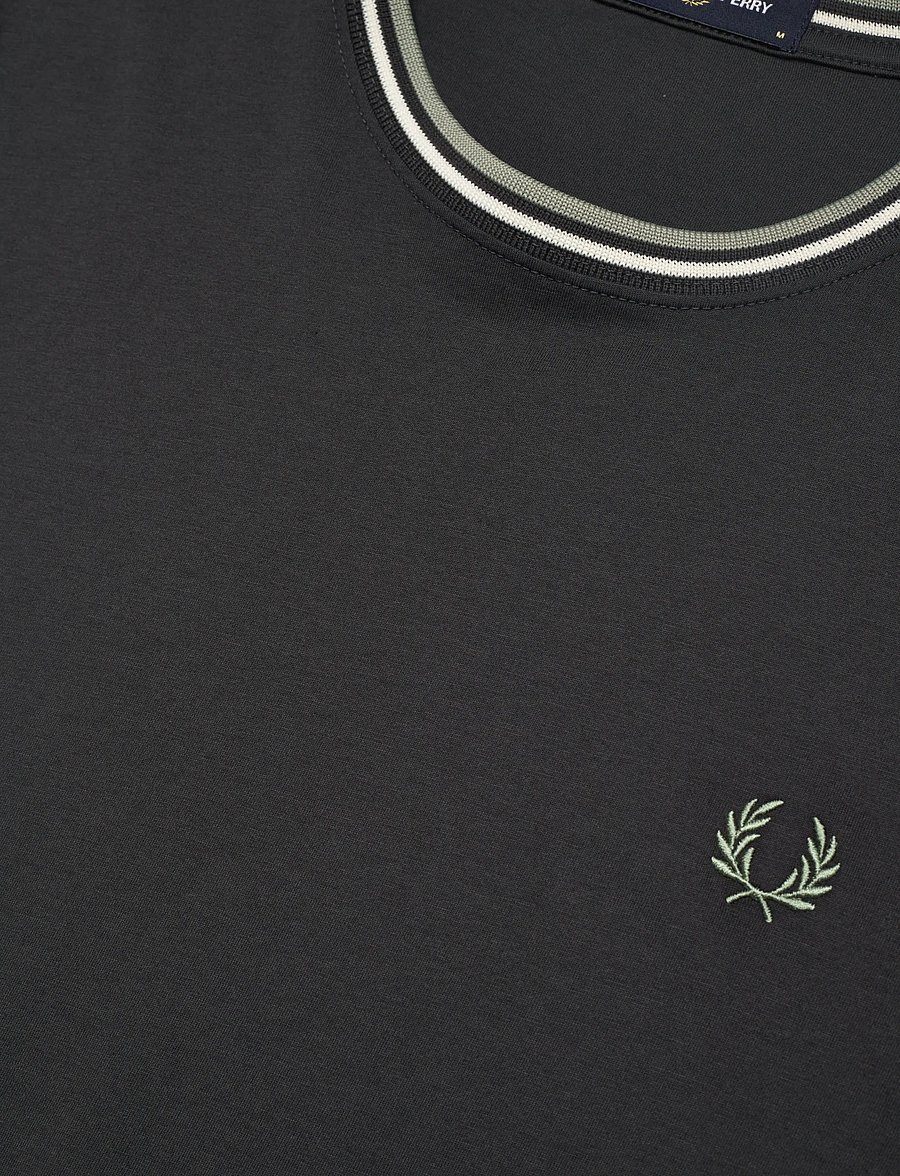 Fred Perry - TWIN TIPPED T-SHIRT - short-sleeved t-shirts - ancgy/ec/sgrs - 5