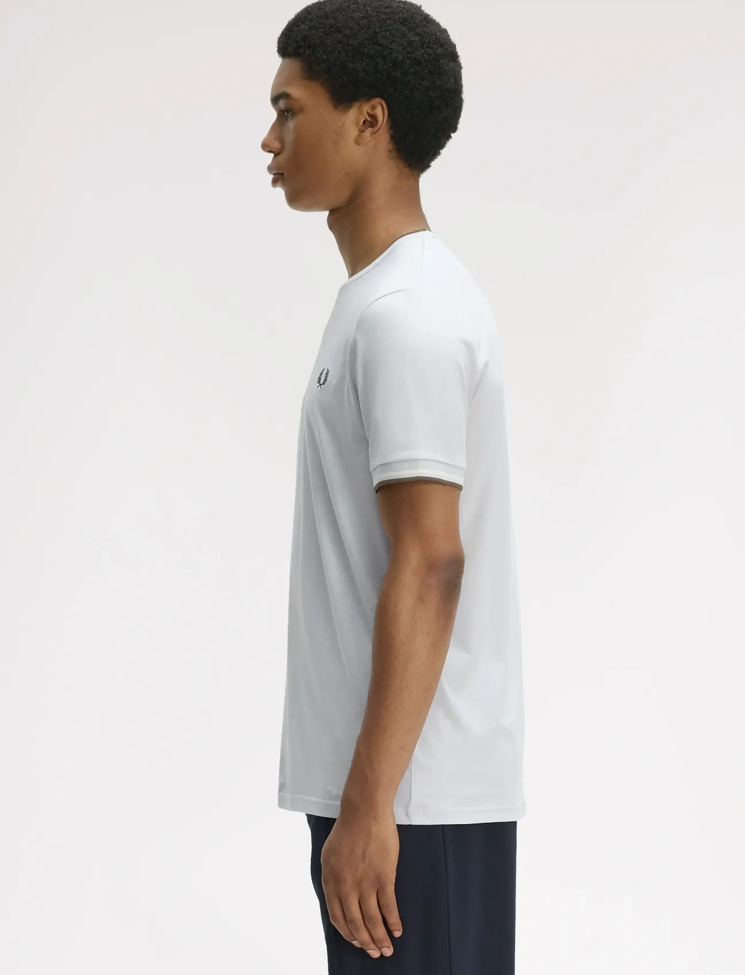 Fred Perry - TWIN TIPPED T-SHIRT - short-sleeved t-shirts - dusky blue / ecru / laurel wre - 3