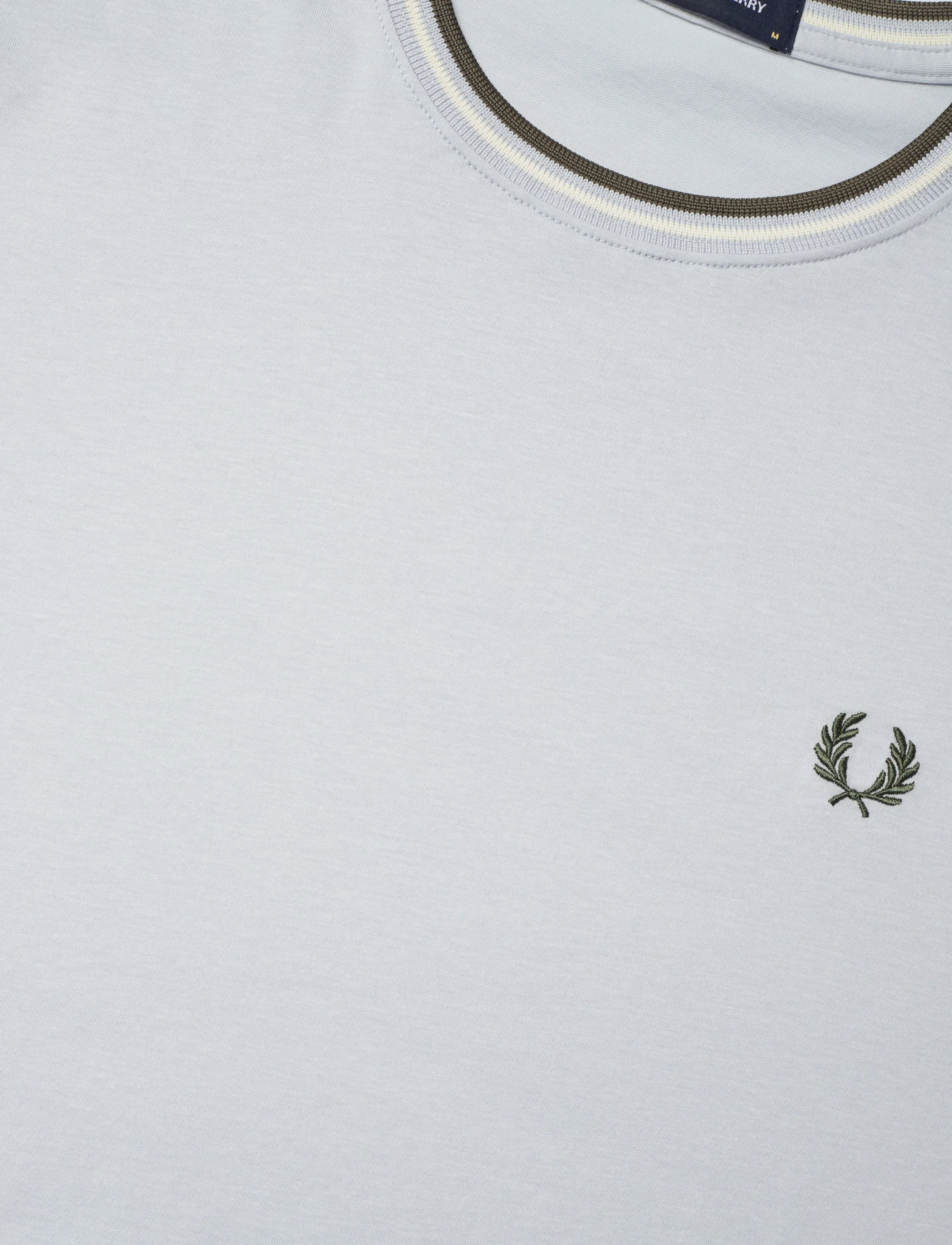 Fred Perry - TWIN TIPPED T-SHIRT - short-sleeved t-shirts - dusky blue / ecru / laurel wre - 4