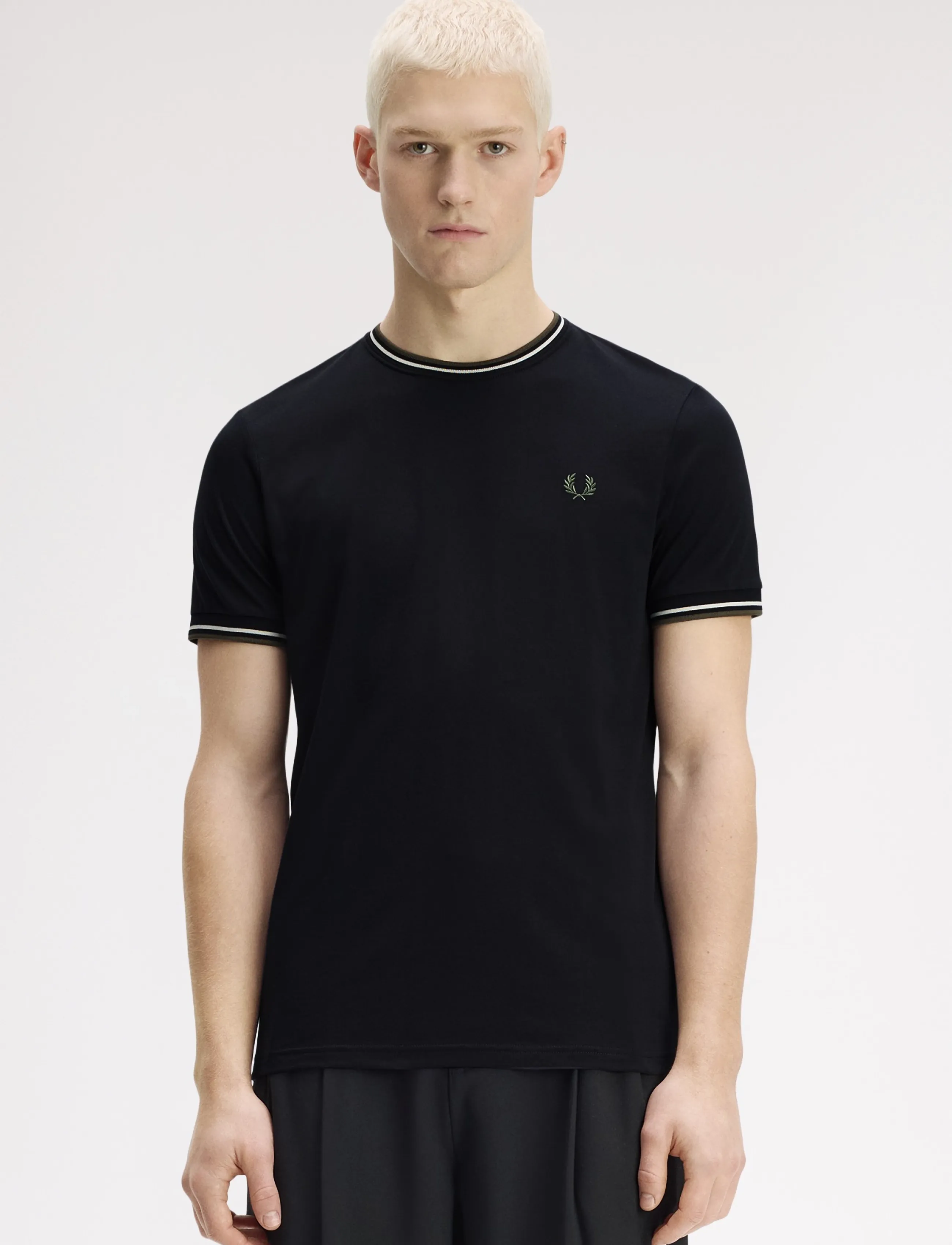 Fred Perry TWIN TIPPED T-SHIRT - T-Shirts - BLK/ECR/LRLWGREN / black