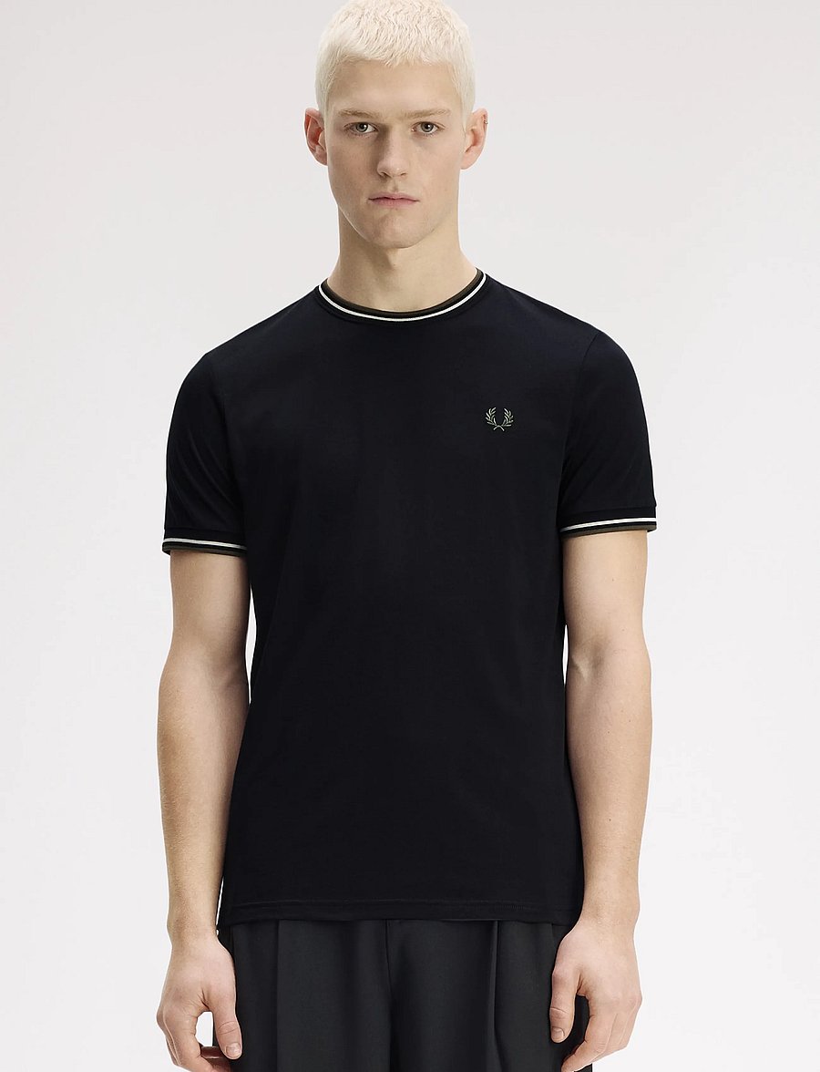 Fred Perry - TWIN TIPPED T-SHIRT - lühikeste varrukatega t-särgid - blk/ecr/lrlwgren - 0