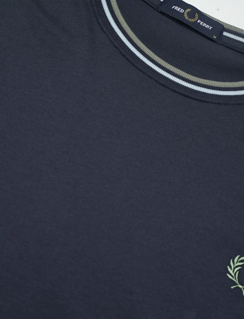 Fred Perry - TWIN TIPPED T-SHIRT - t-shirts - drkairf/lic/bayl - 2