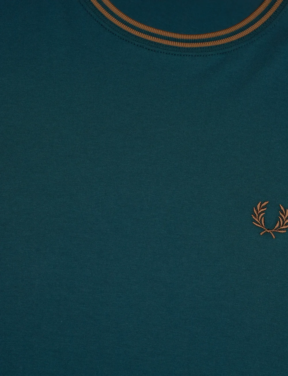 Fred Perry - TWIN TIPPED T-SHIRT - t-shirts - drkptrl/shdstone - 2