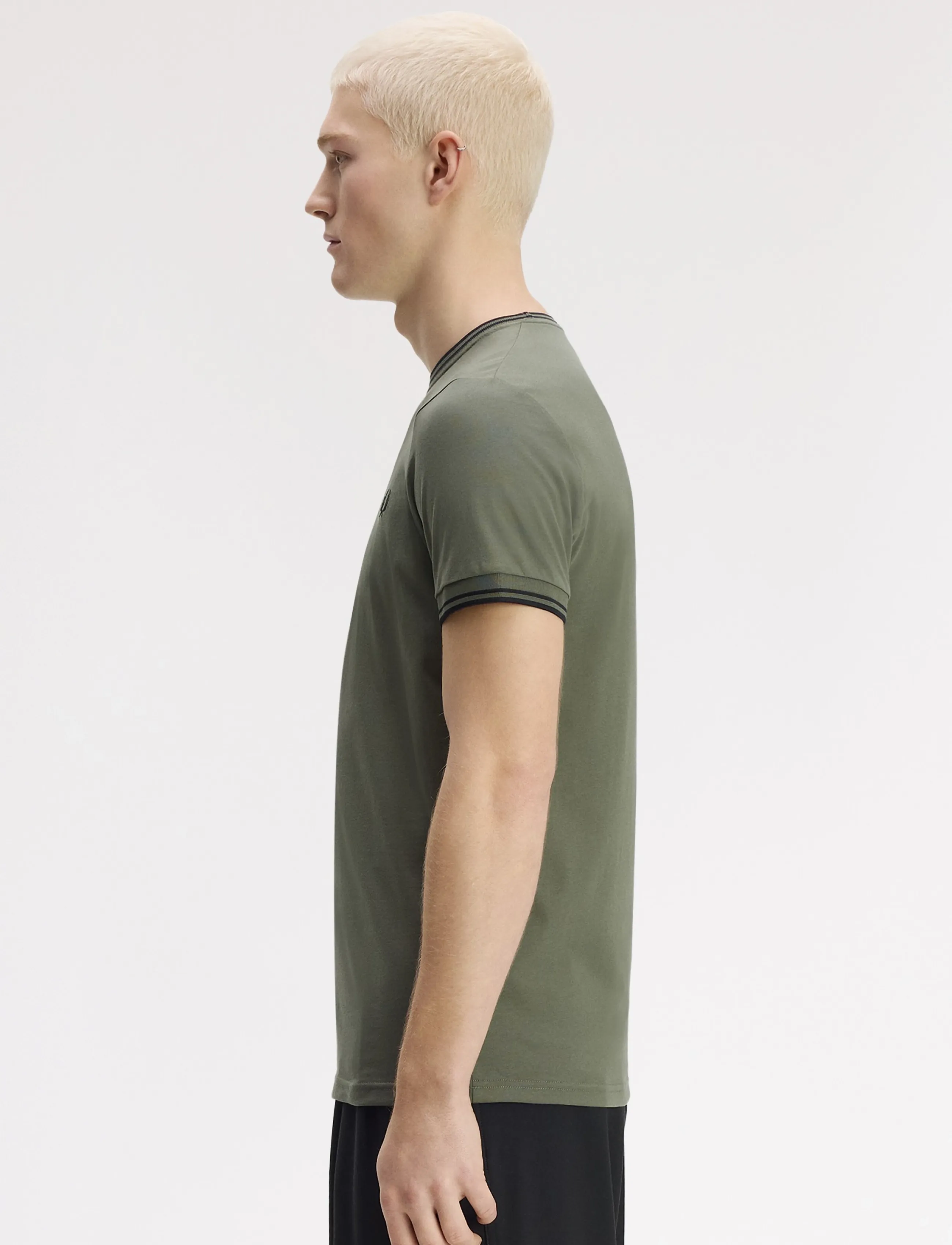 Fred Perry - TWIN TIPPED T-SHIRT - short-sleeved t-shirts - lrlwrthgreen/blk - 3
