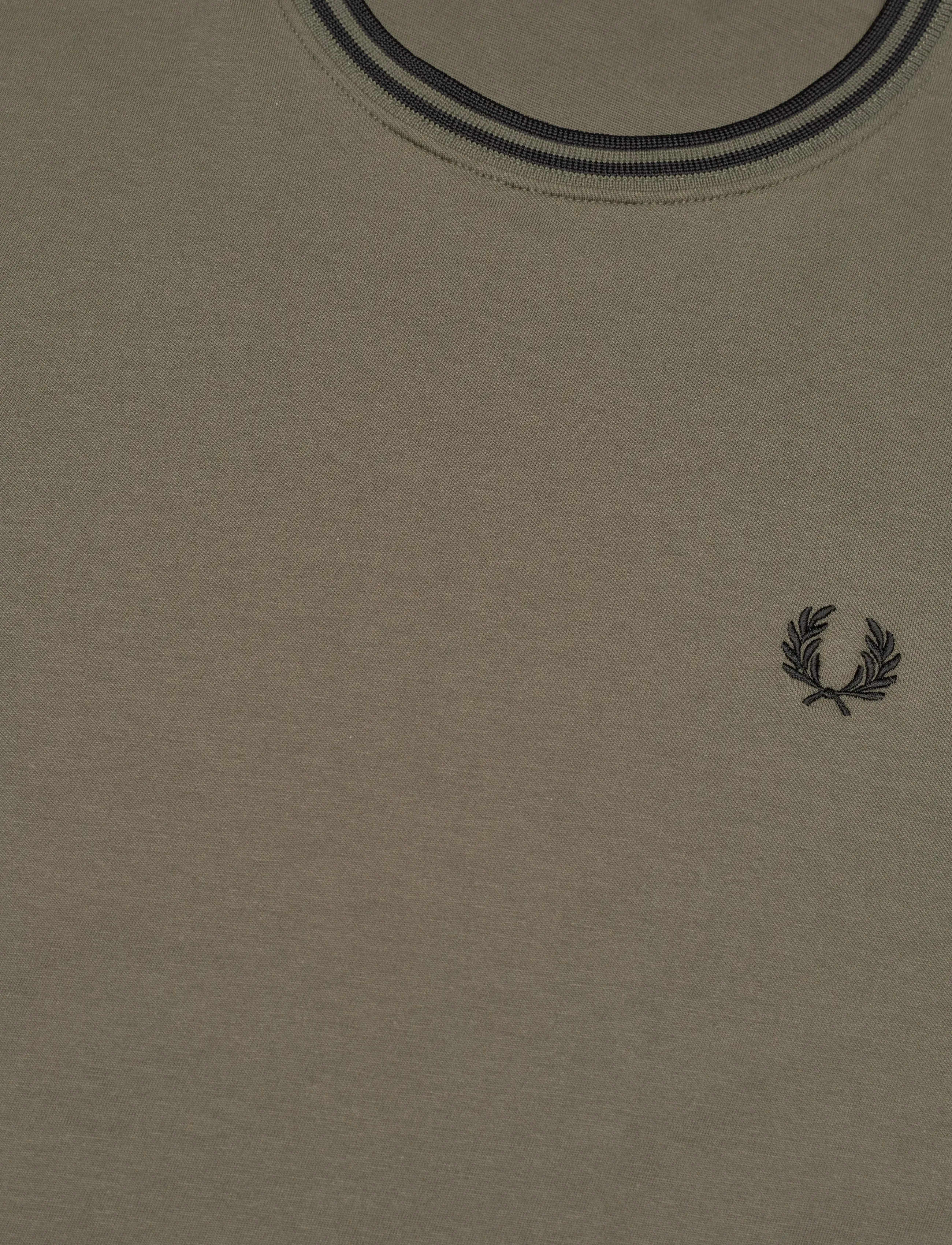 Fred Perry - TWIN TIPPED T-SHIRT - stutterma bolir - lrlwrthgreen/blk - 2