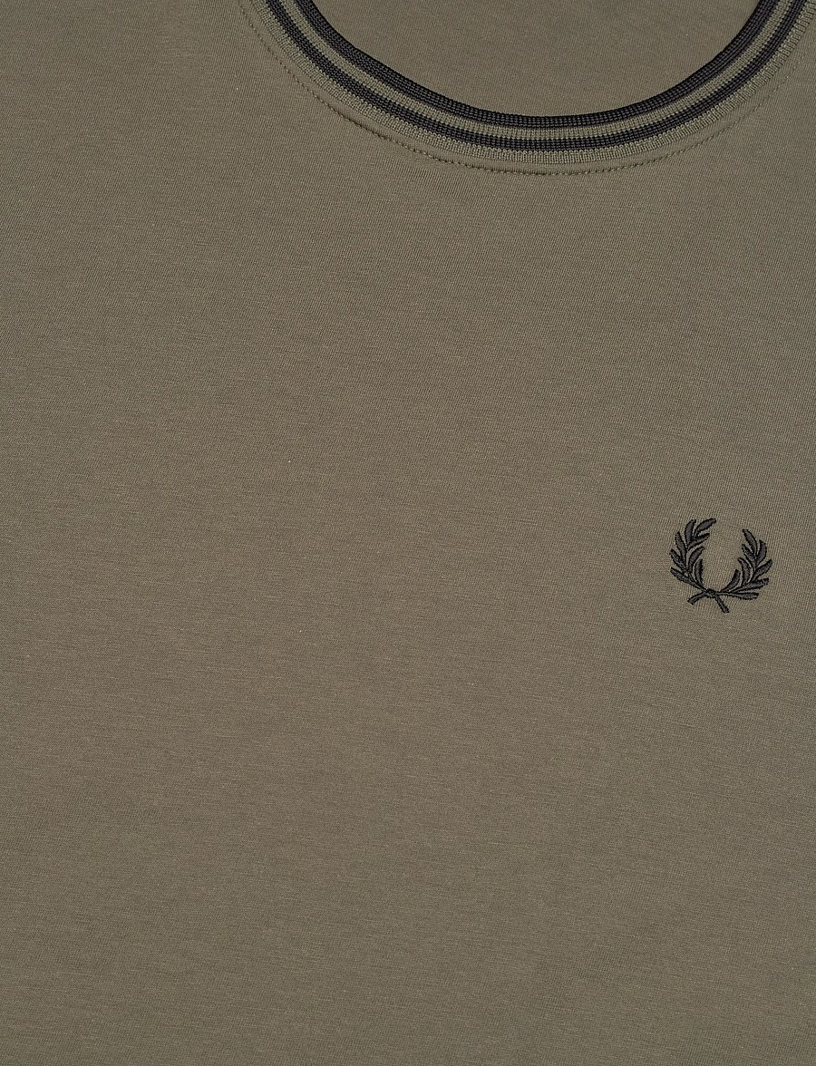 Fred Perry - TWIN TIPPED T-SHIRT - short-sleeved t-shirts - lrlwrthgreen/blk - 4