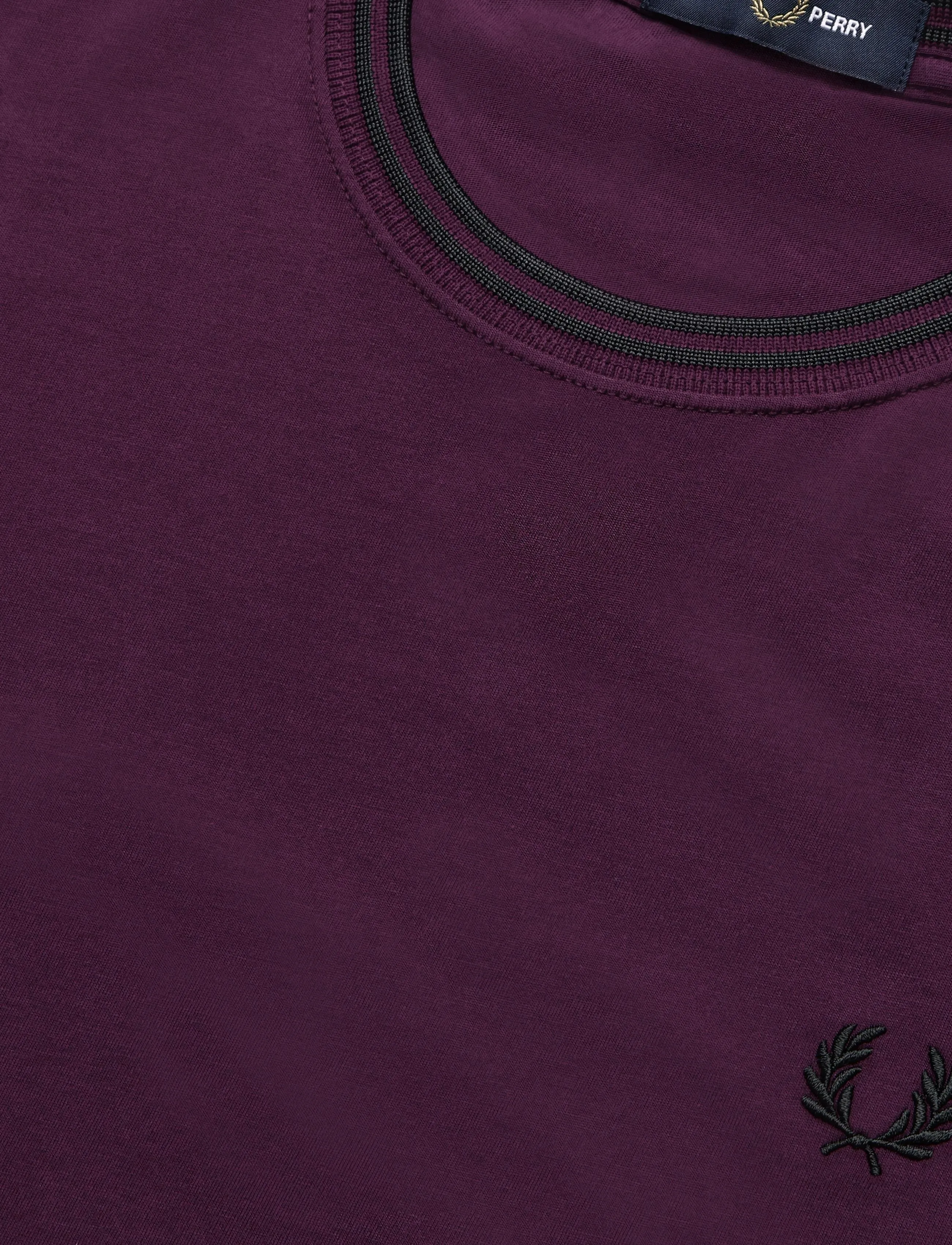 Fred Perry - TWIN TIPPED T-SHIRT - short-sleeved t-shirts - plum/black - 2